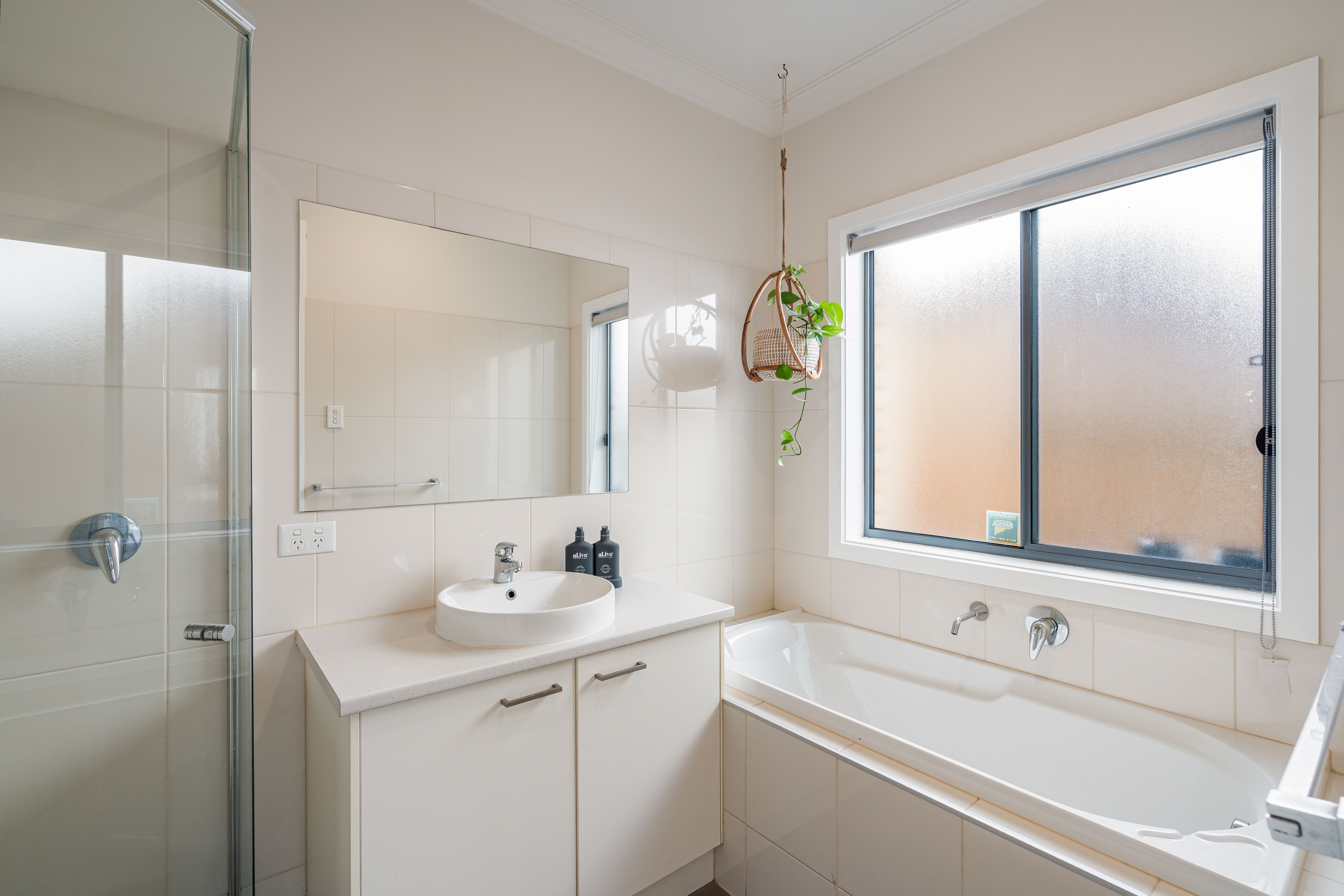 25B Maurice Avenue — photo 18 of 23
