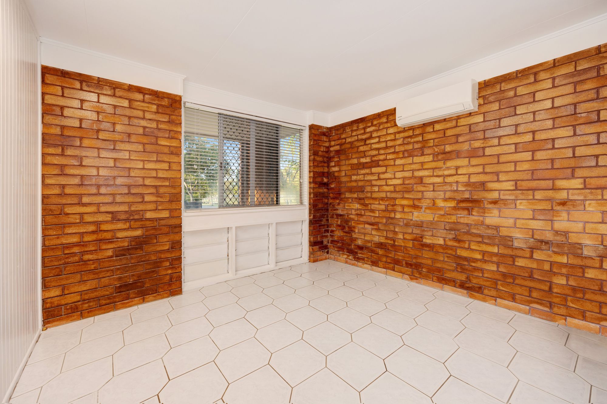 2 Lavarack Street — photo 27 of 29