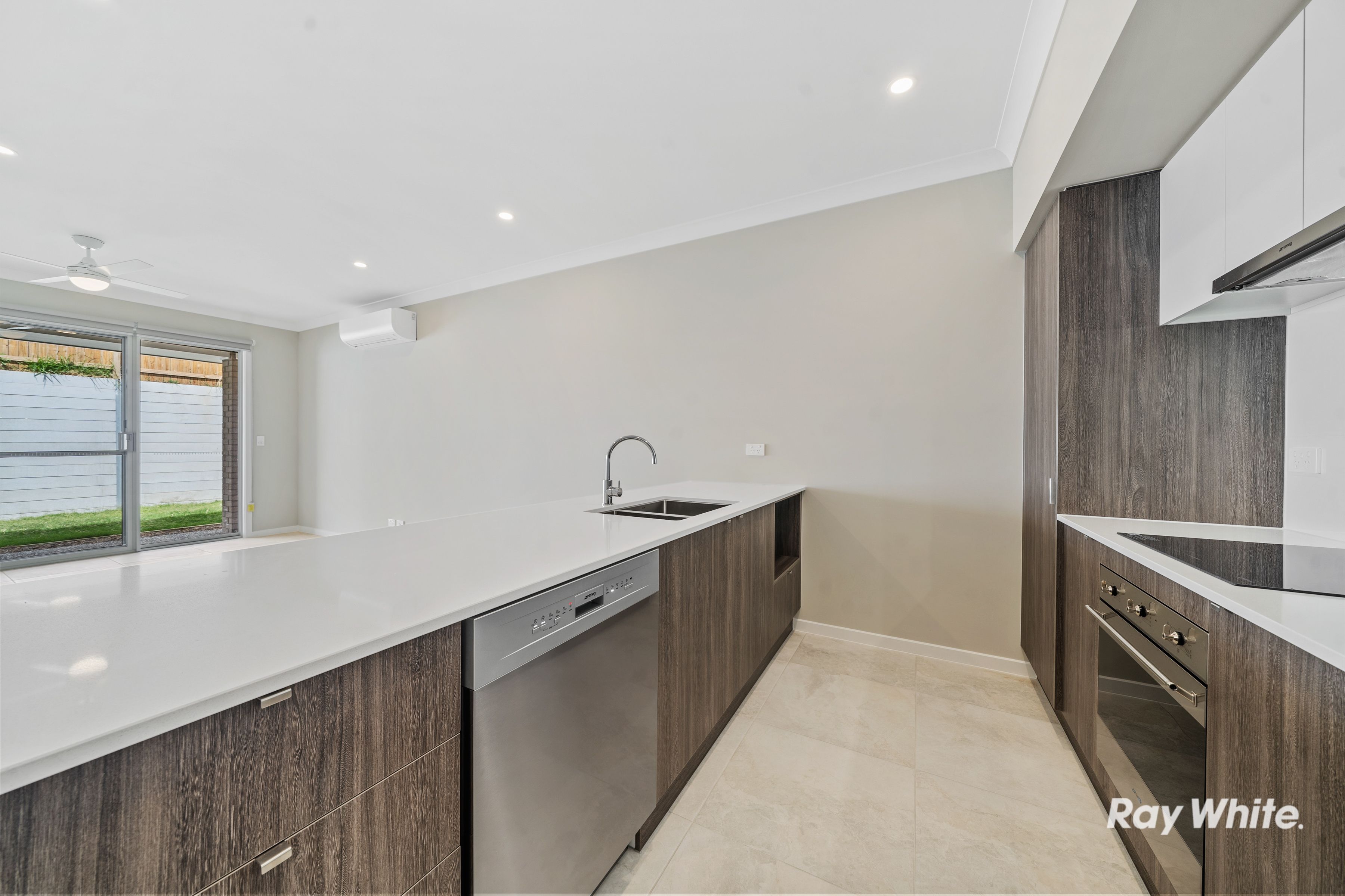 25 Suncrest Mews, Redbank Plains, QLD 4301