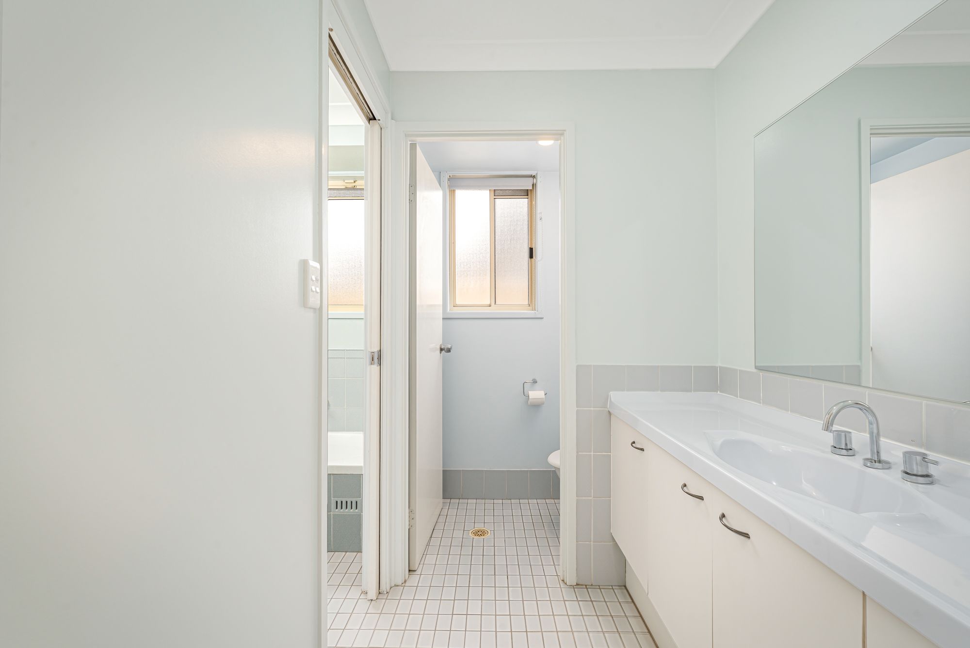13 Gibson Avenue — photo 6 of 17