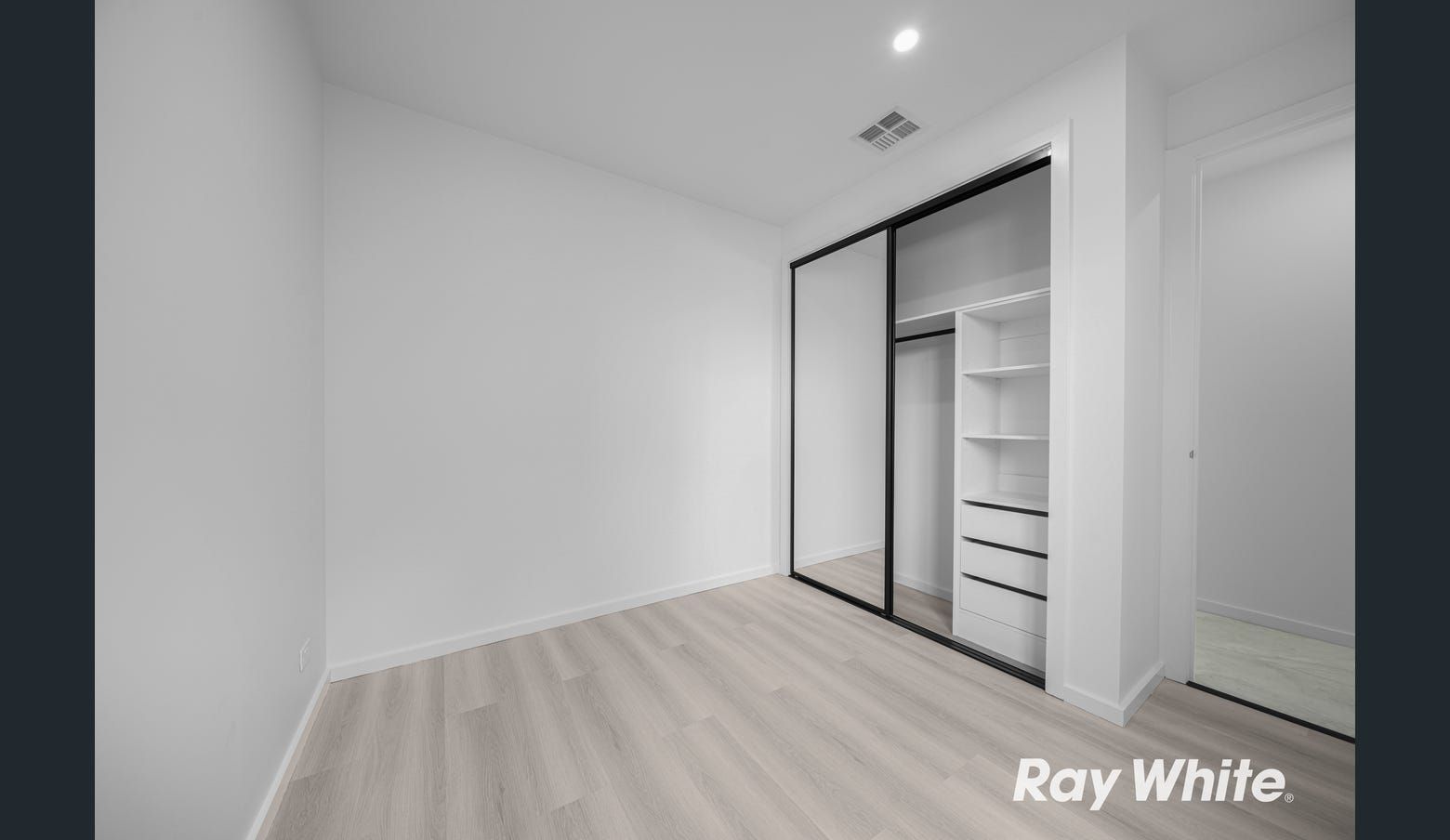 10 Axillaris Street — photo 5 of 8