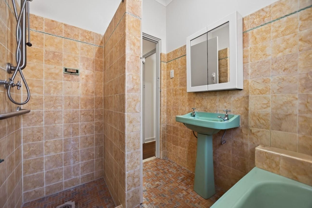 41 Mount Lewis Avenue — photo 9 of 13