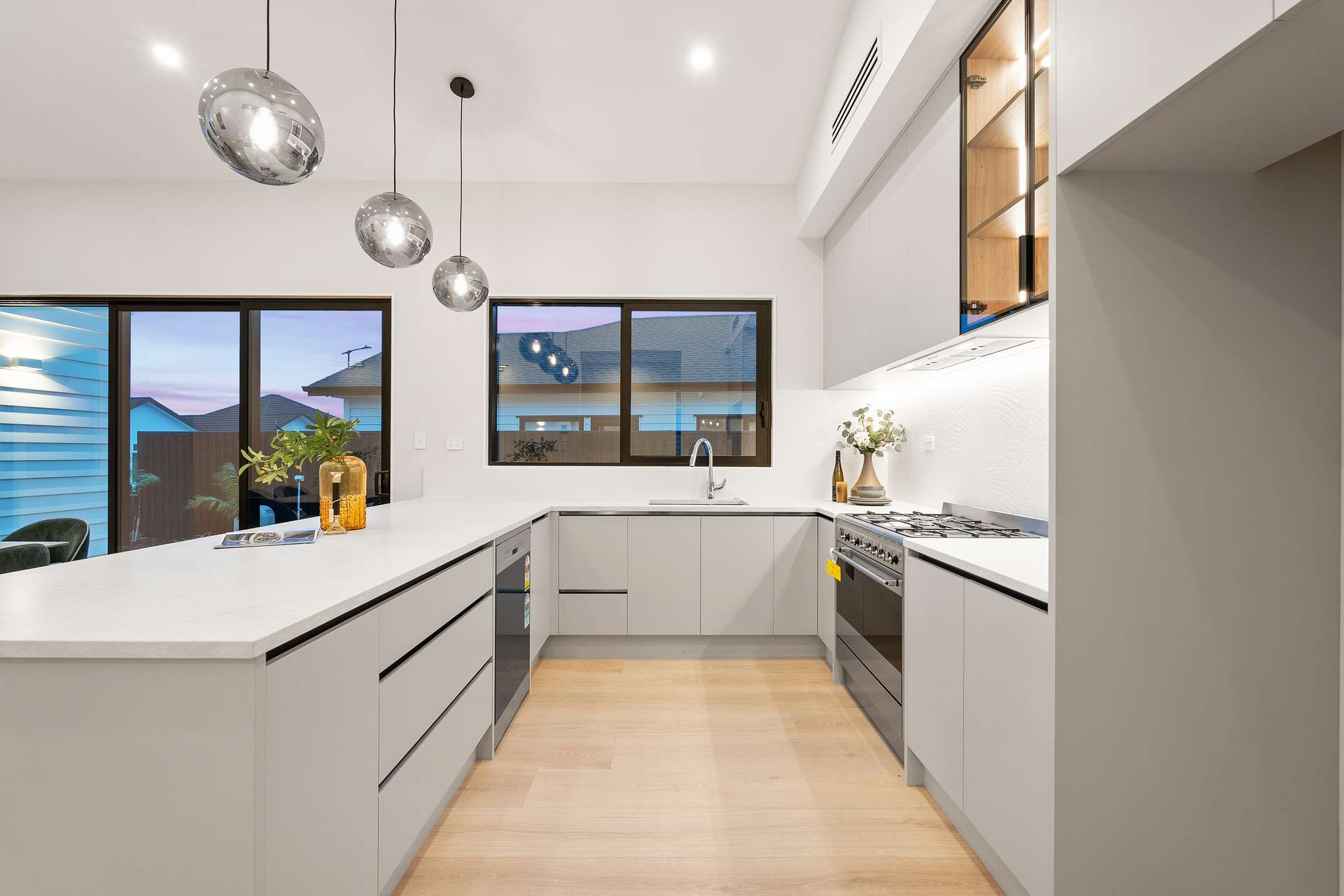 24 Tipu Crescent photo 12