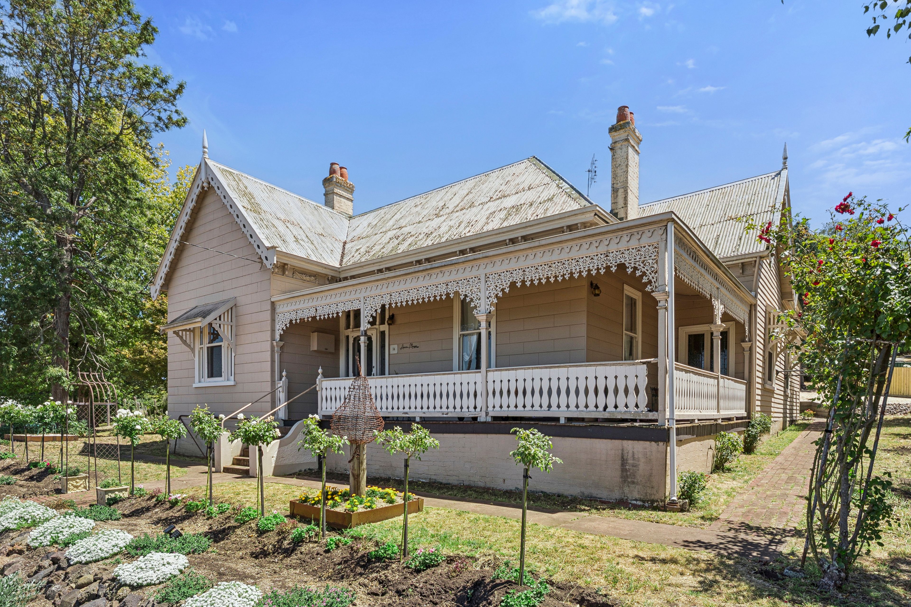14 Warrnambool Road — photo from Ray White Camperdown