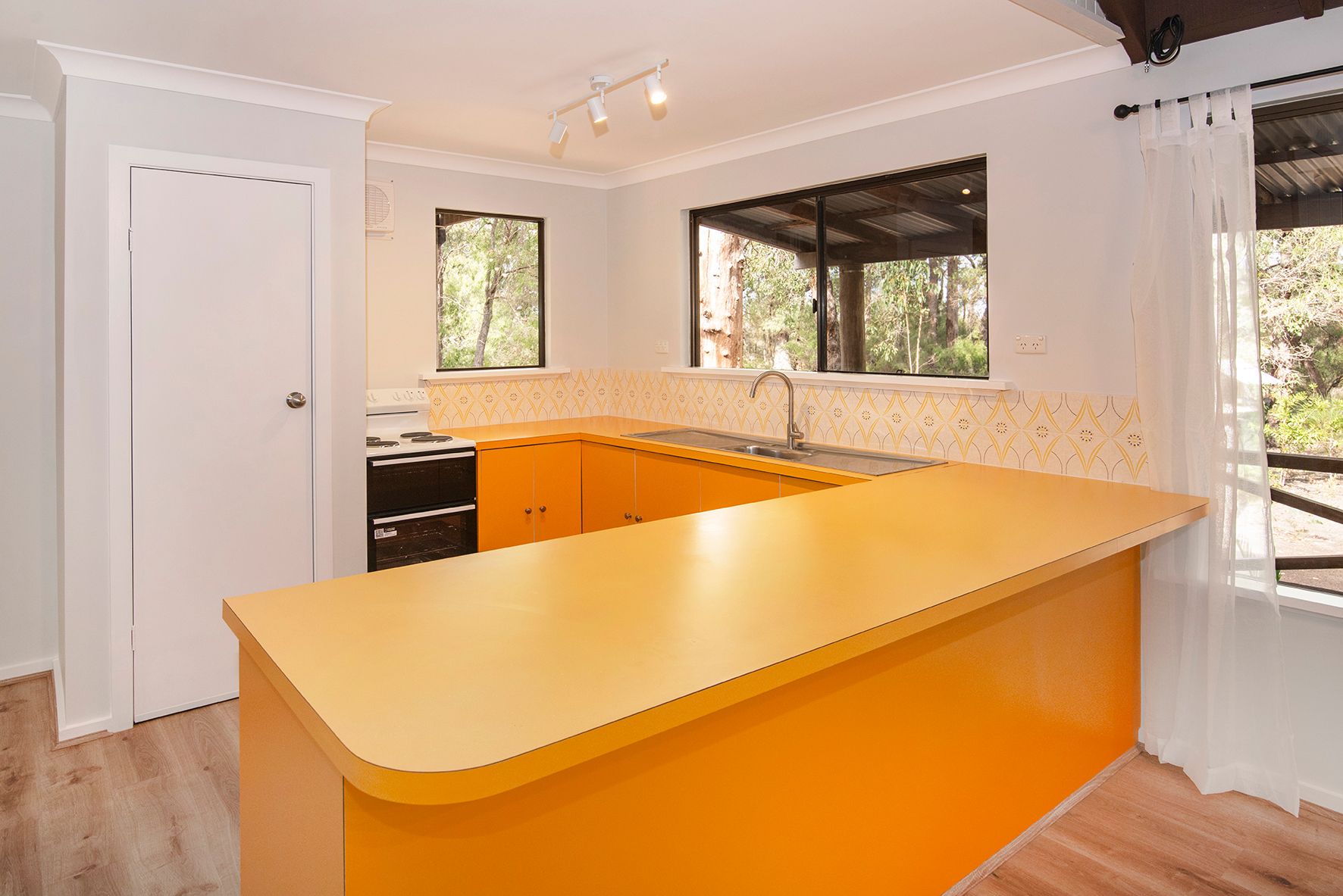 11 Clements Crescent — photo 3 of 20