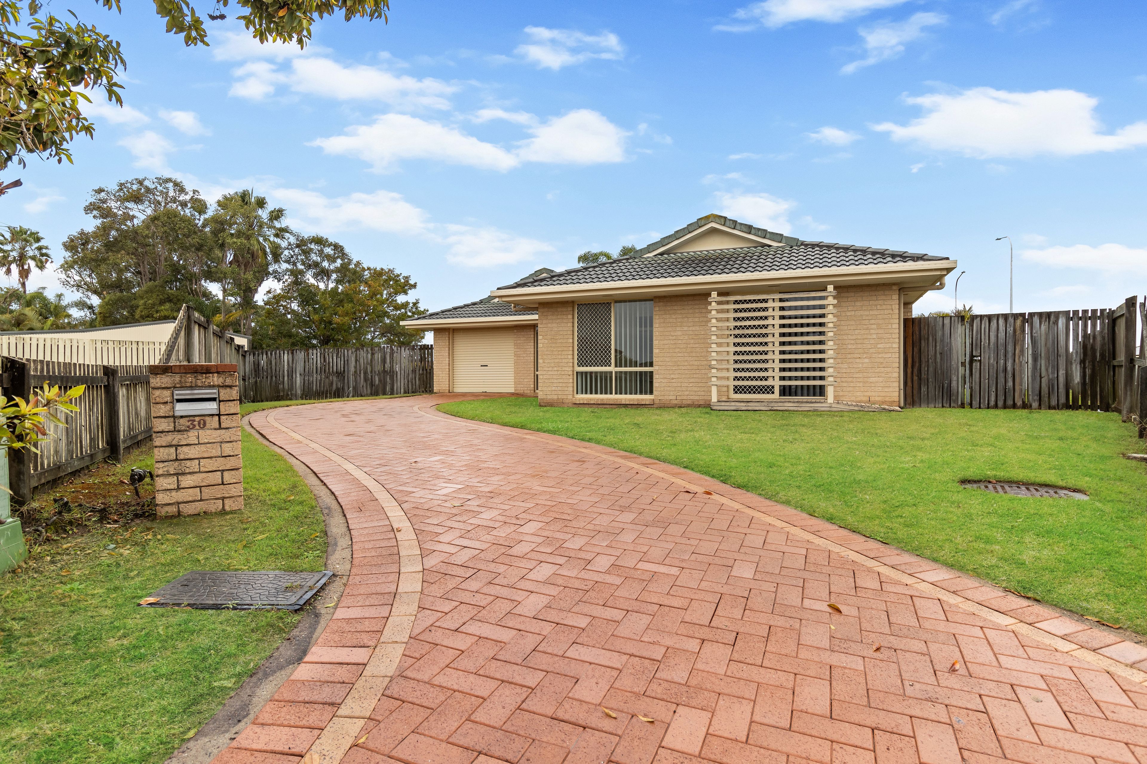30 Durham Court, Kawungan QLD 4655
