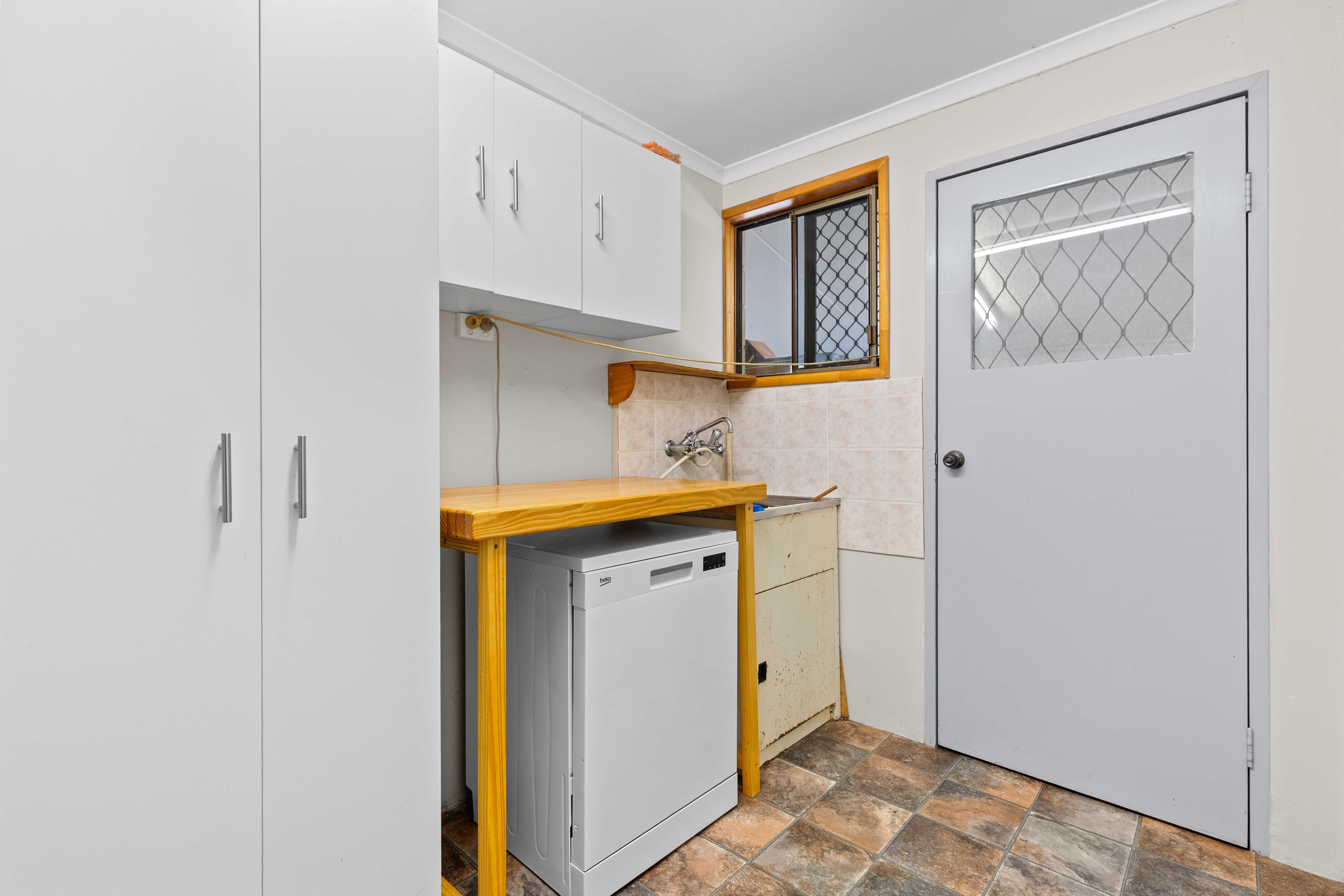1131 Mungar Road — photo 7 of 23
