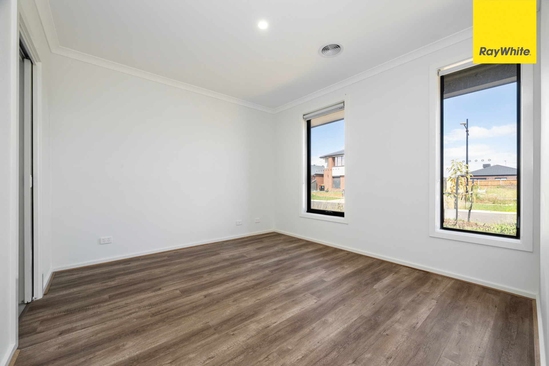 10 Bonito Street, Melton South, VIC 3338