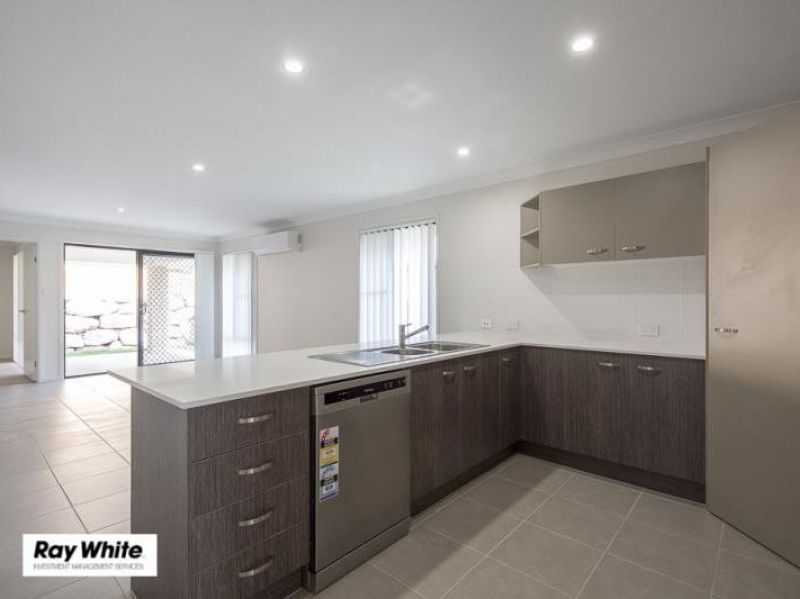 8 Vista Crescent, Pimpama, QLD 4209