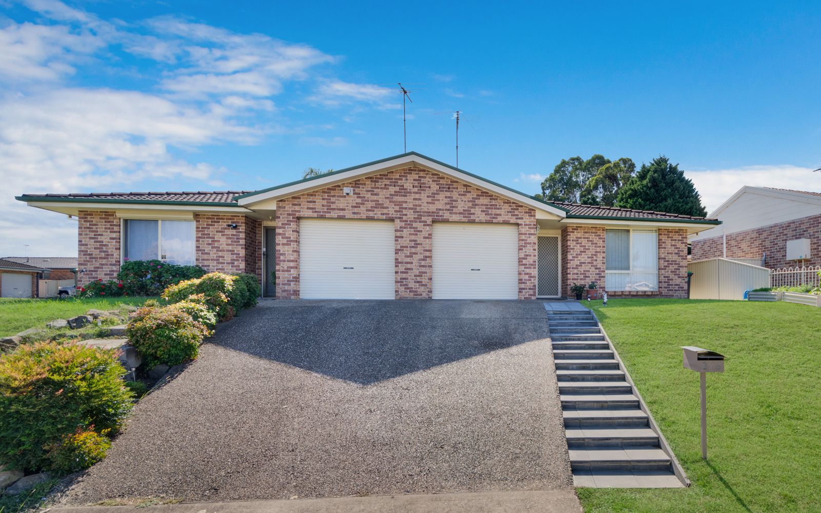 2/6 Crommelin Crescent, St Helens Park, NSW 2560