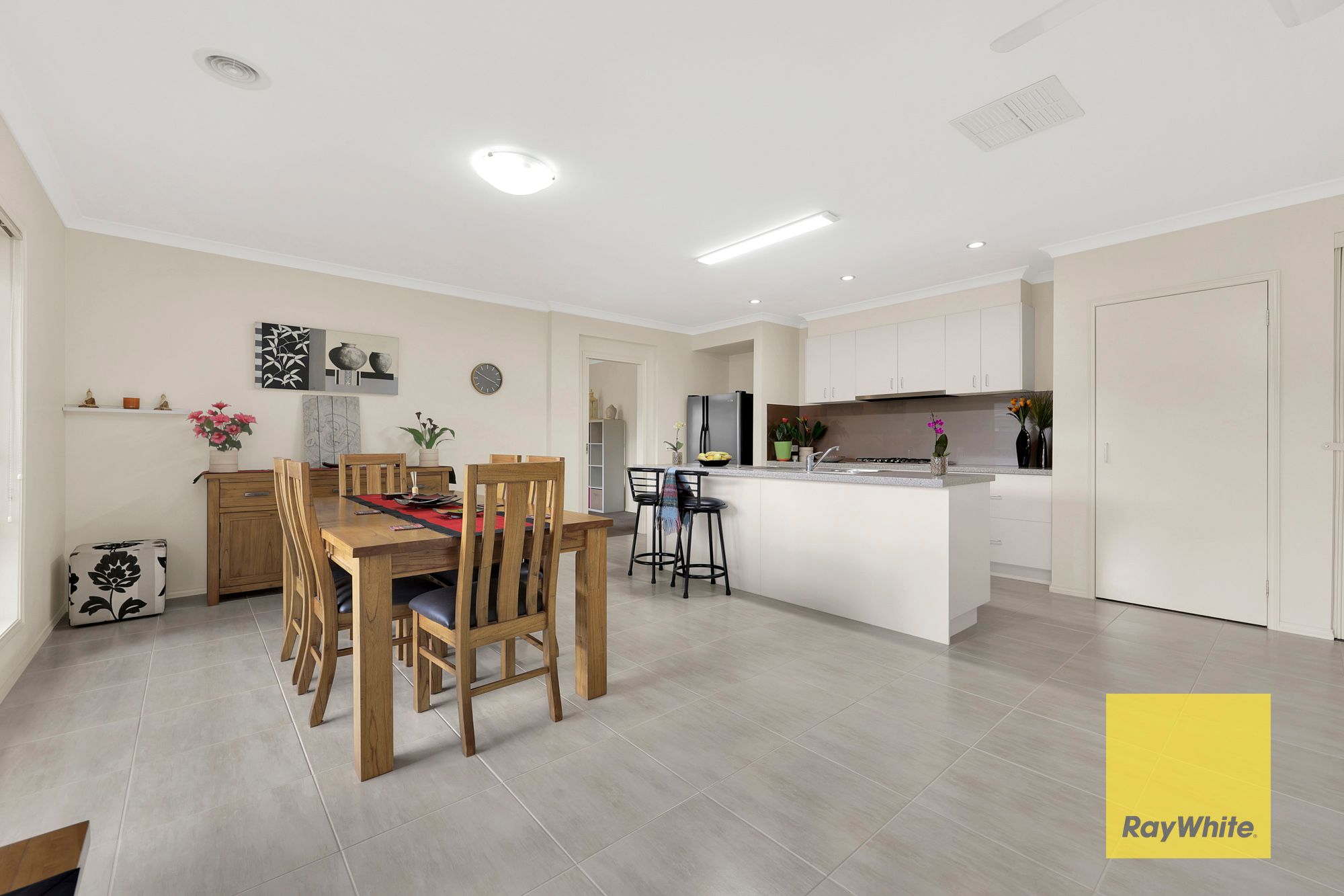 35 Borrack Crescent — photo 8 of 25