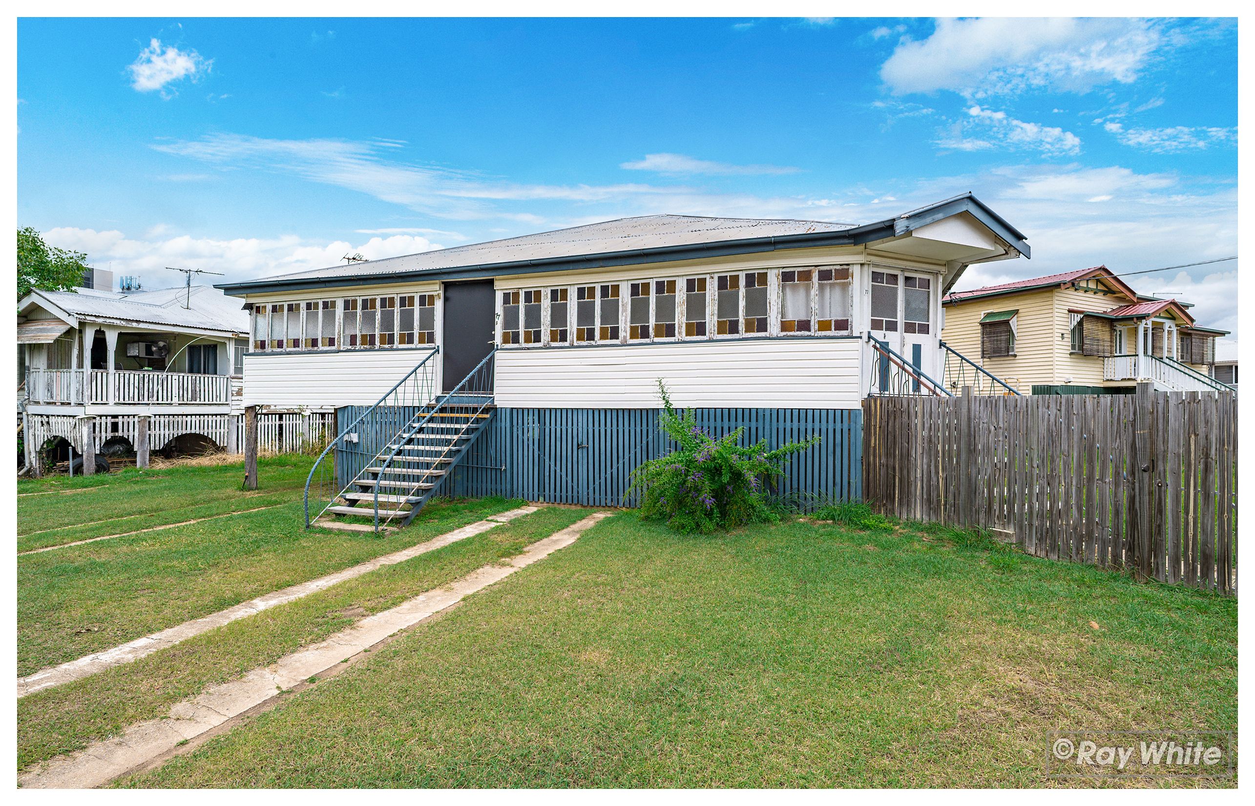 77 North Street, The Range QLD 4700