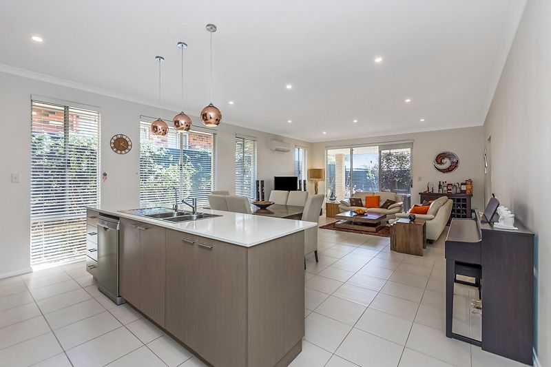 6 Vickers Road — photo 5 of 20
