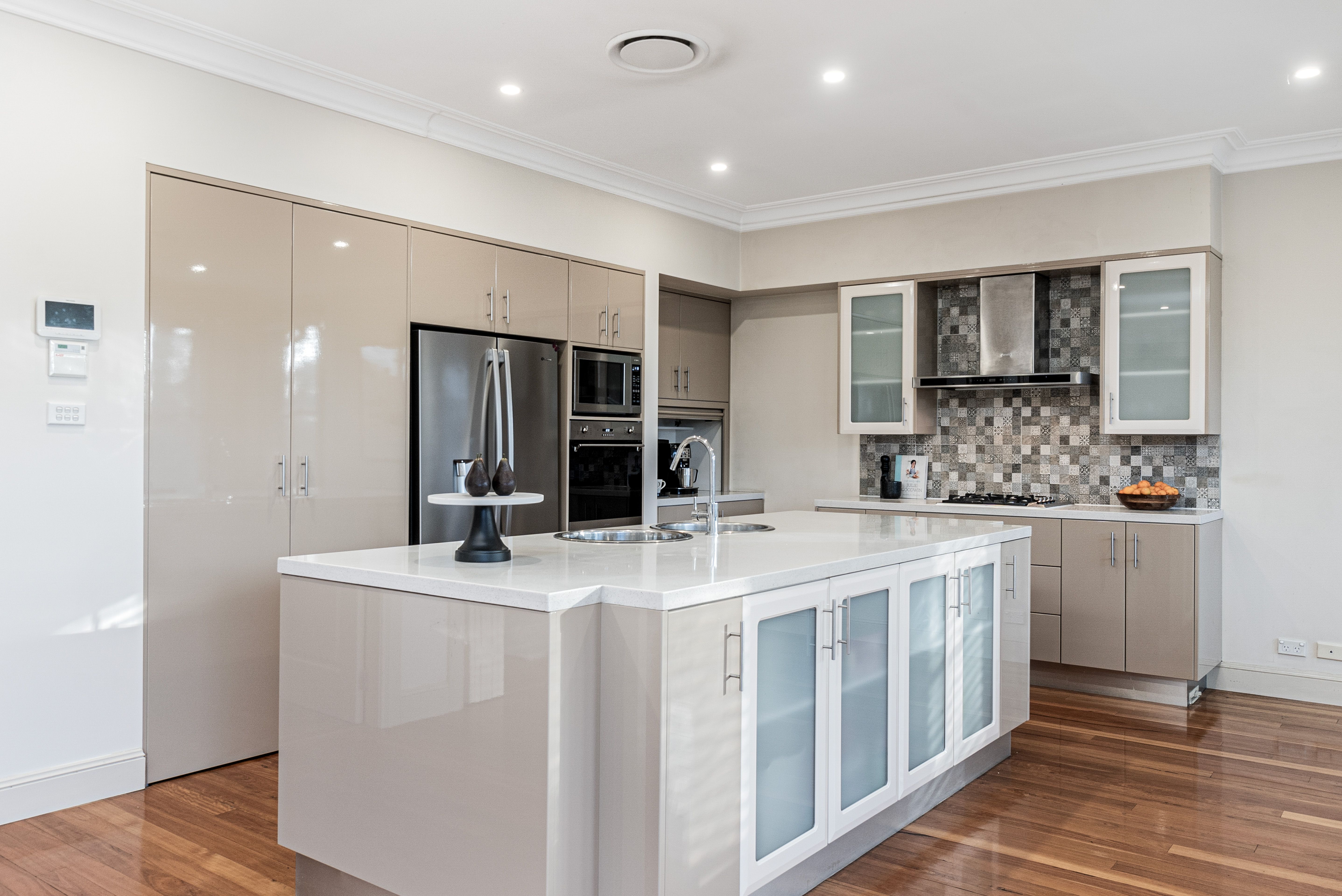 11 Cubby Close, Castle Hill, NSW 2154, photo 2