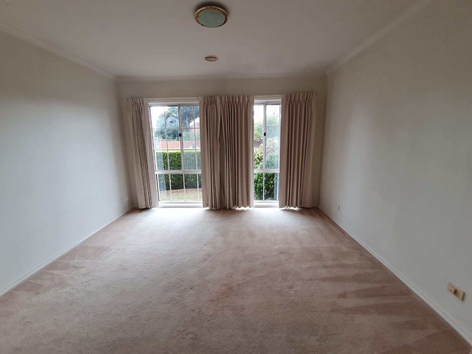 2/1 Ardgour Street, Hughesdale, VIC 3166