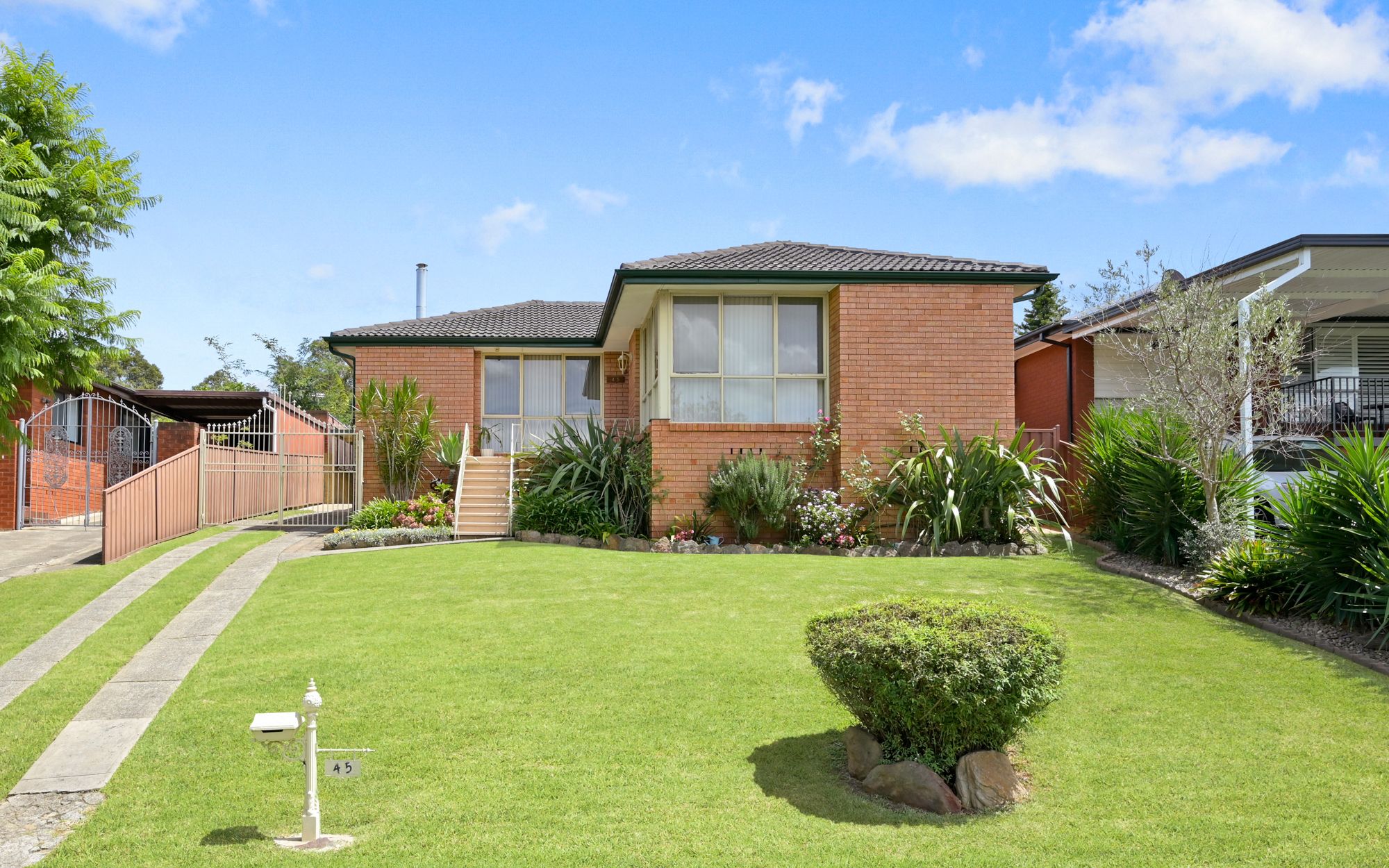 45 Phoenix Crescent, Casula, NSW 2170