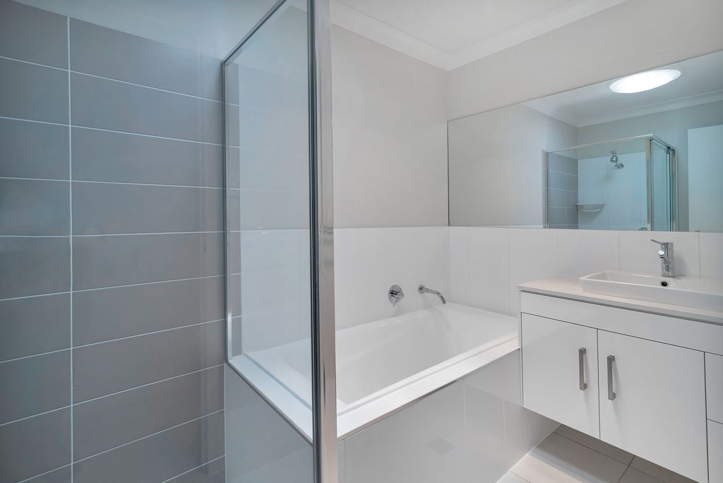 4/11 Furness Court, Kearneys Spring, QLD 4350