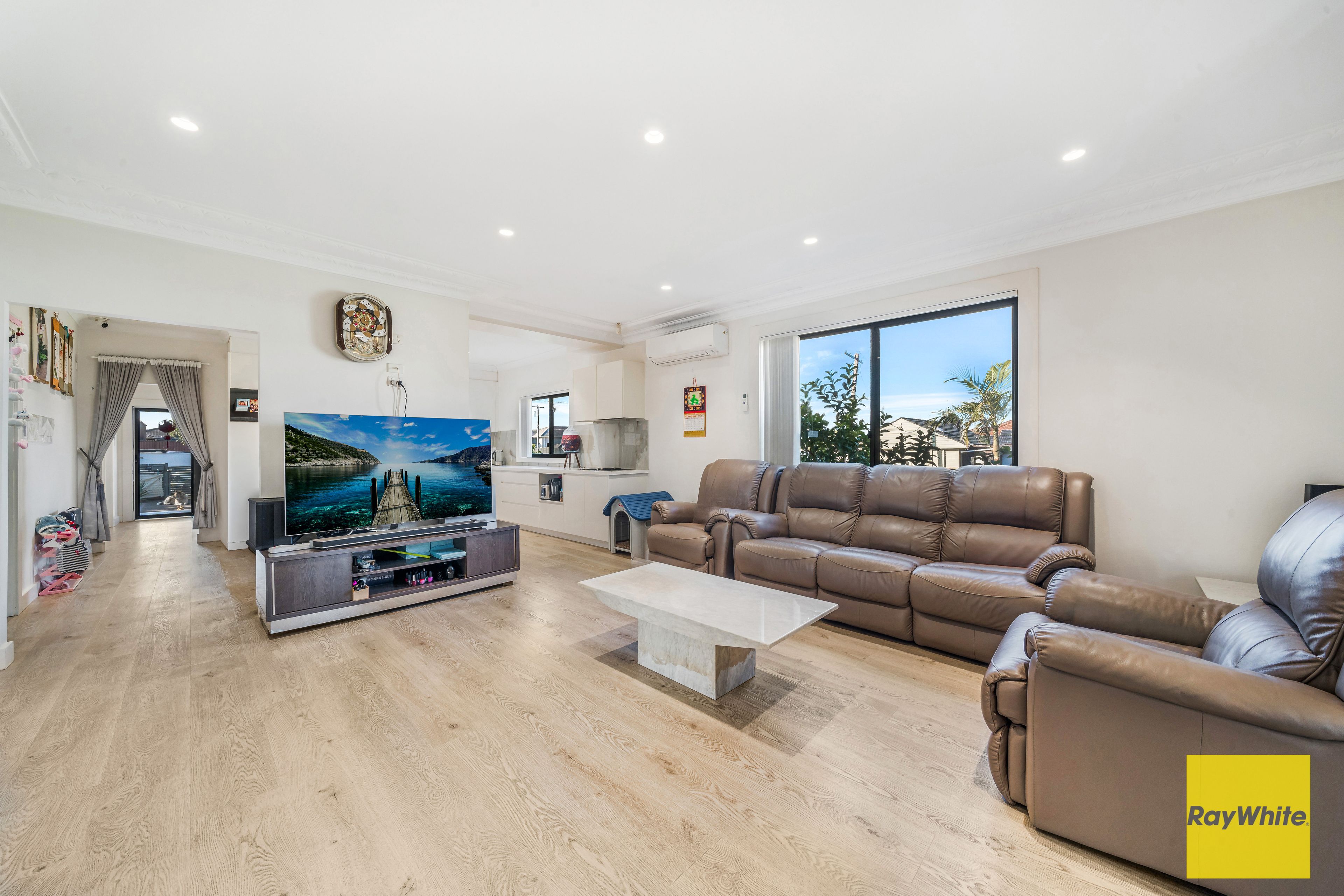 270 John Street — photo 7 of 19
