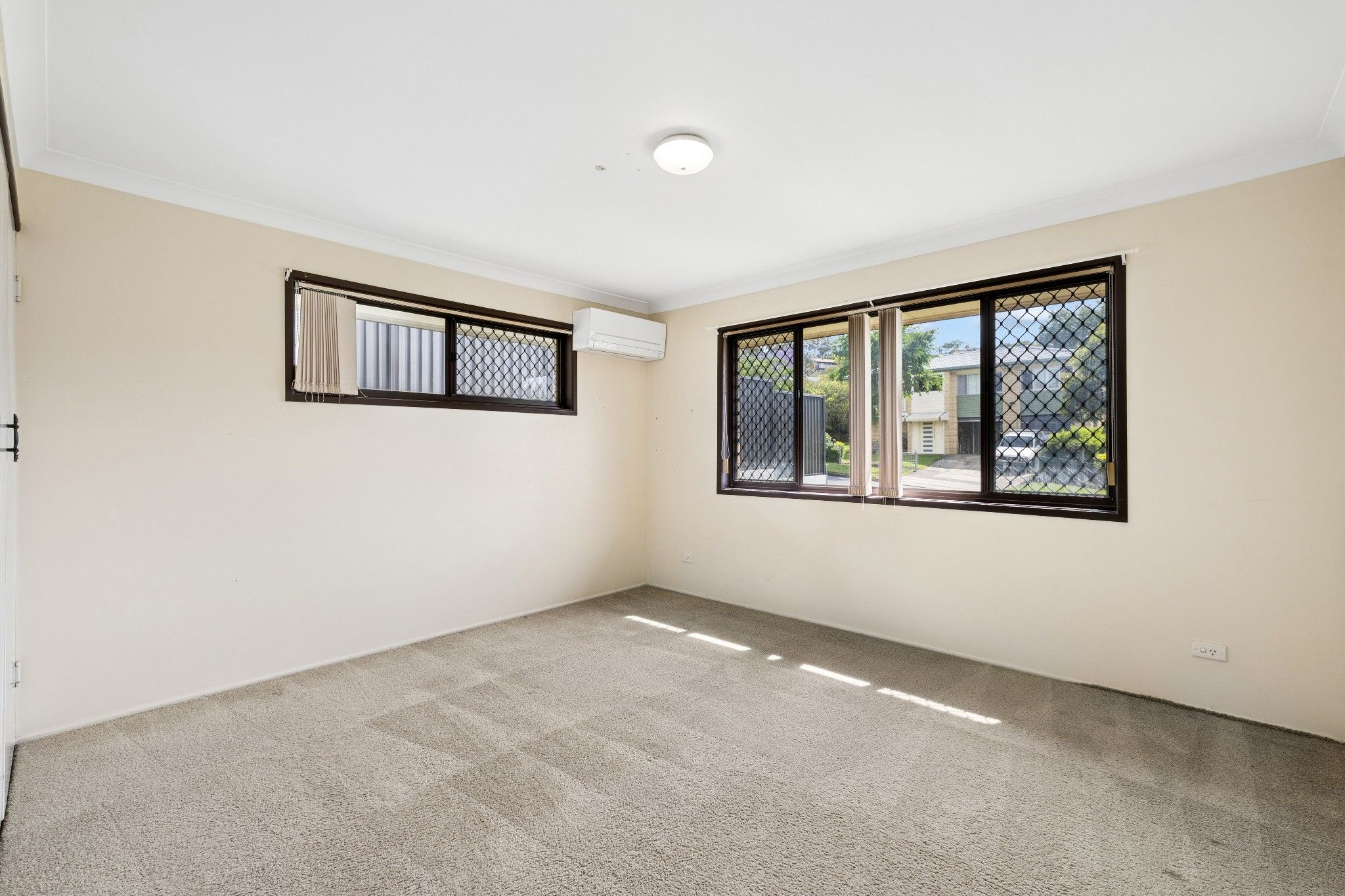 11 Hobbs Street — photo 10 of 30