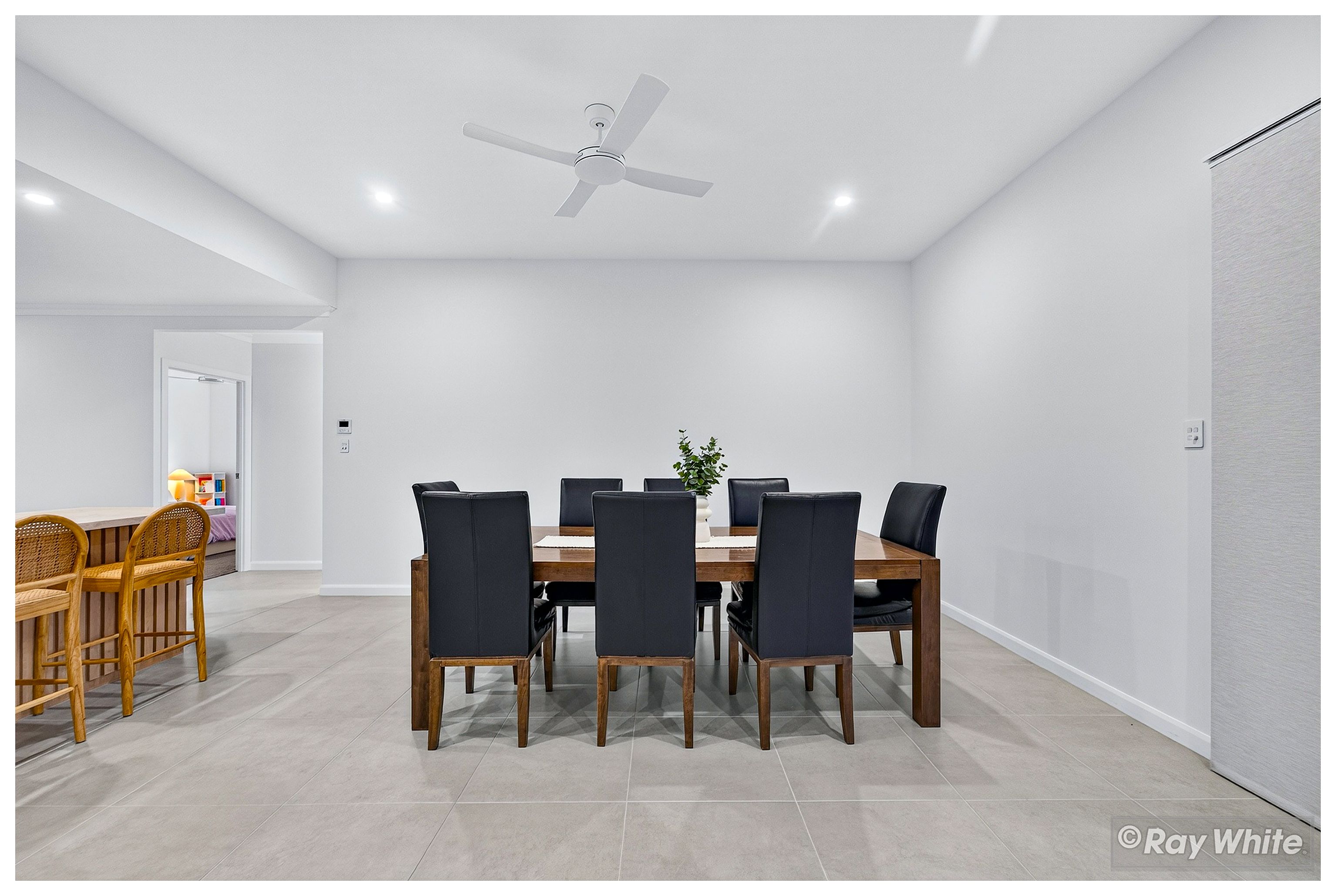 20 Beverley Boulevard — photo 7 of 30