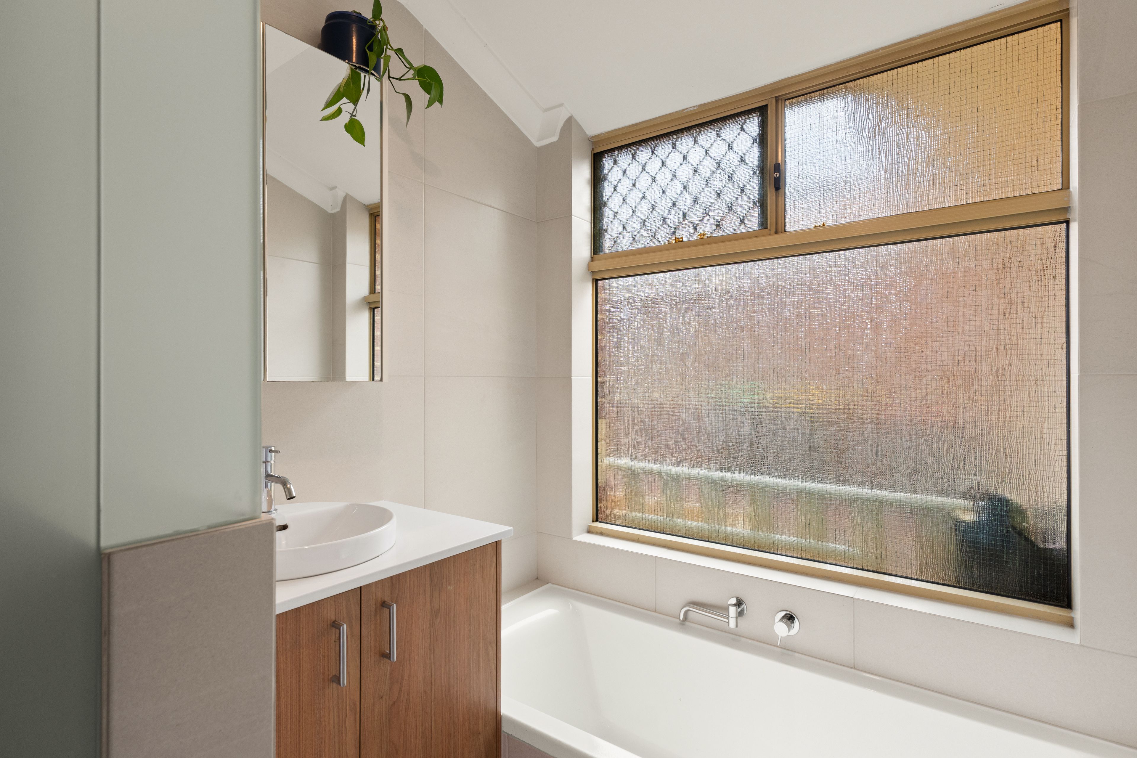 2/1 Langley Place — photo 9 of 19