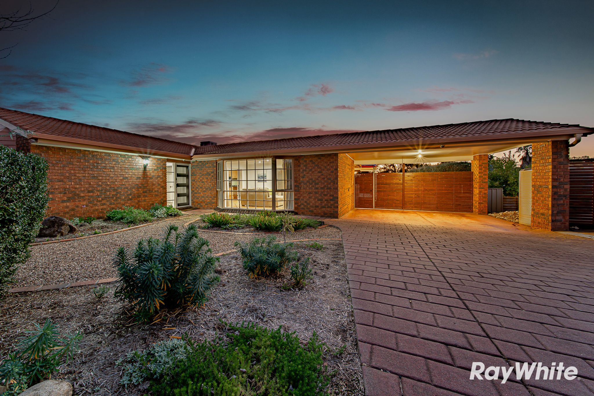19 Mayfield Parade, Strathdale VIC 3550