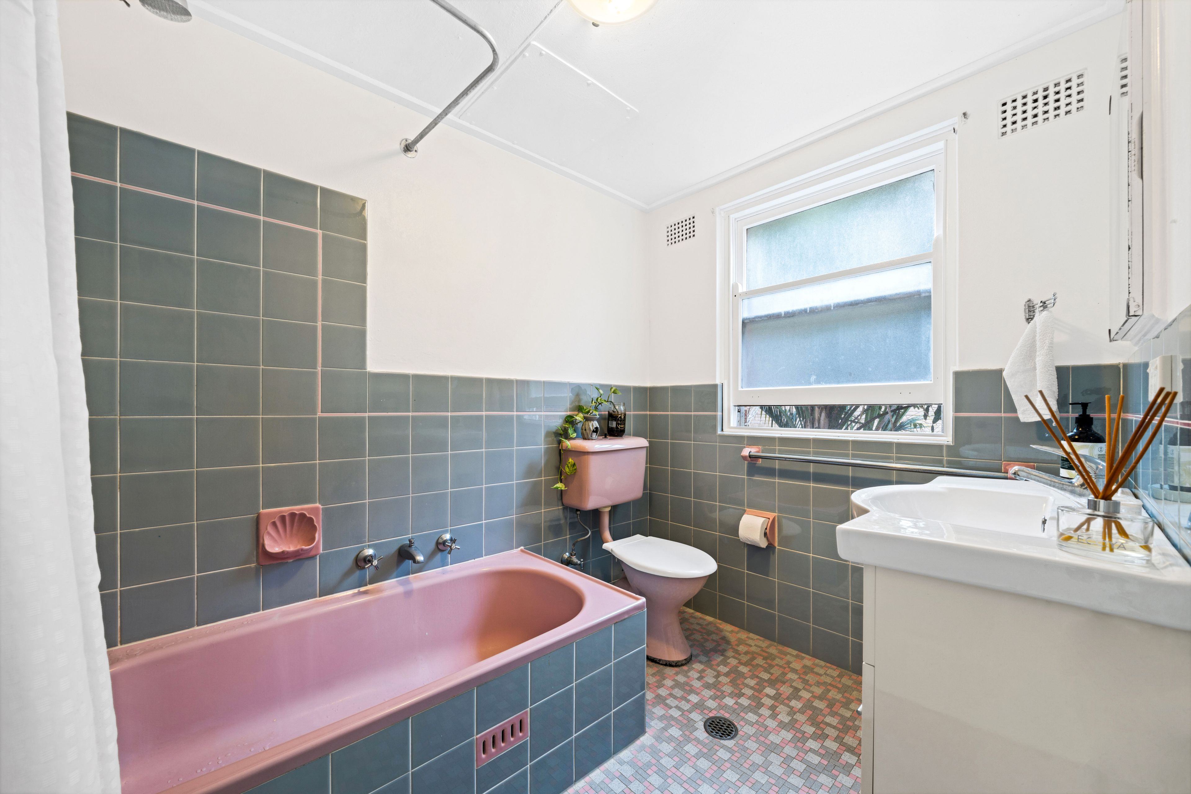 14/12 Tranmere Street — photo 4 of 5