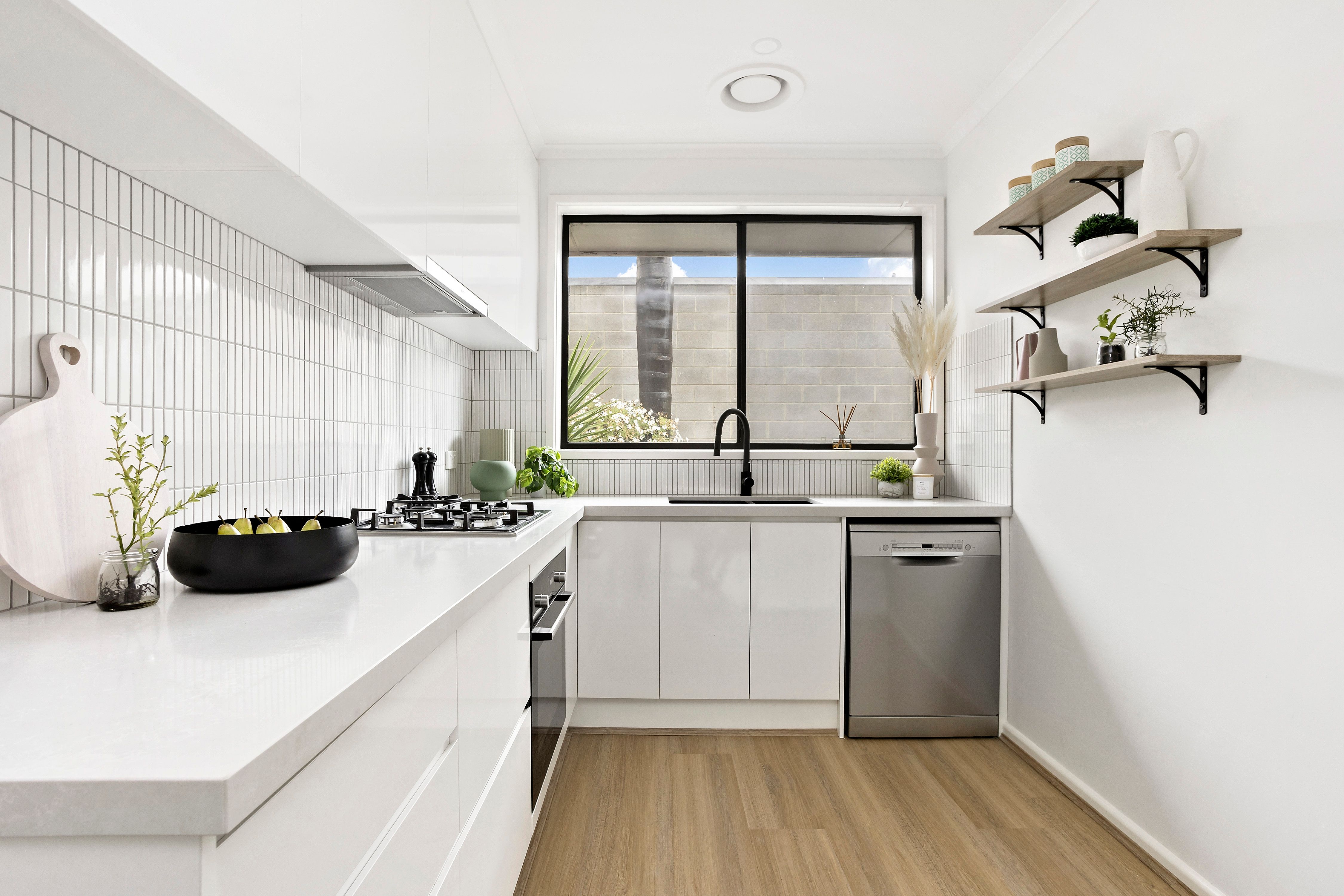 2/6 Normanby Street, Hughesdale, VIC 3166
