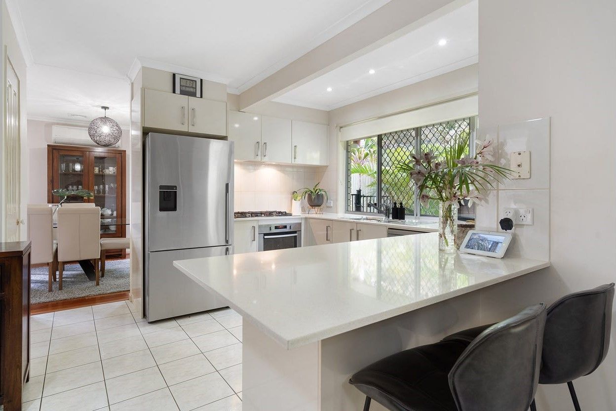 10 Victoria Street, Fairfield, QLD 4103