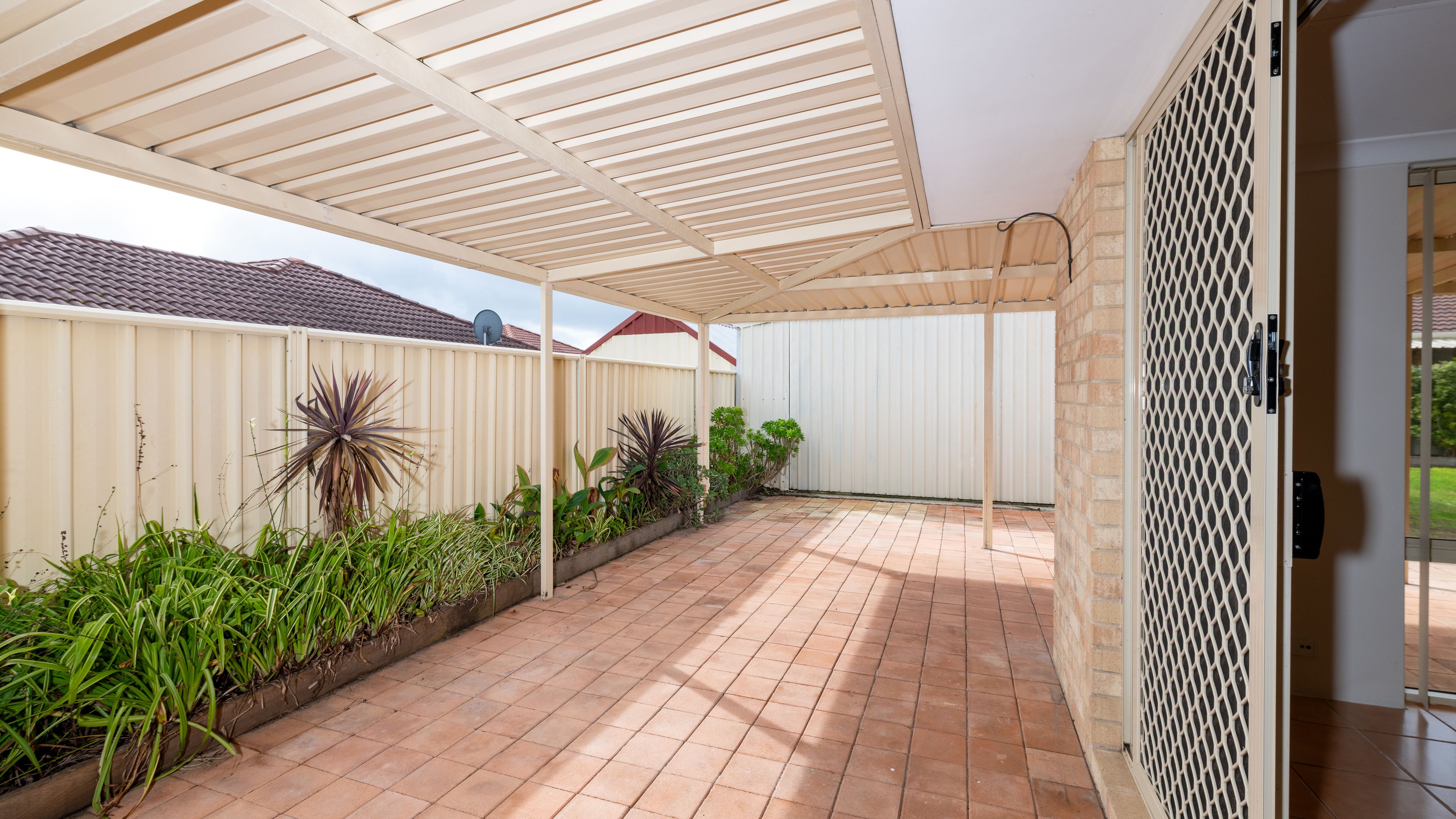 22 Honeyeater Crescent — photo 15 of 22