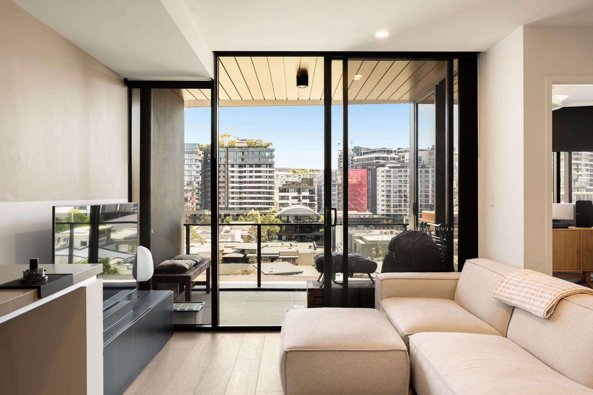 706/109 Commercial Road — photo from Ray White New Farm