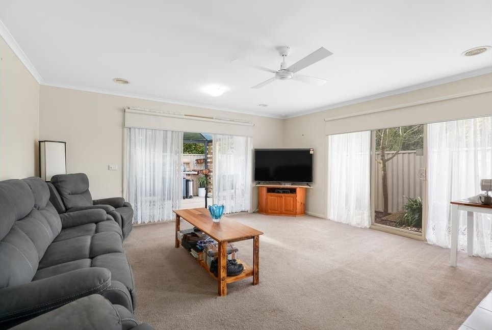 25 Boronia Grove, Wendouree, VIC 3355