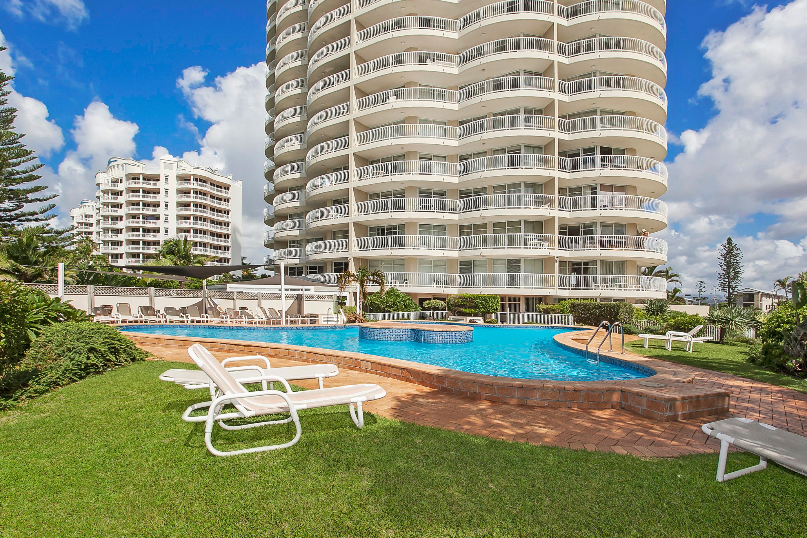 238 The Esplanade, Miami QLD 4220