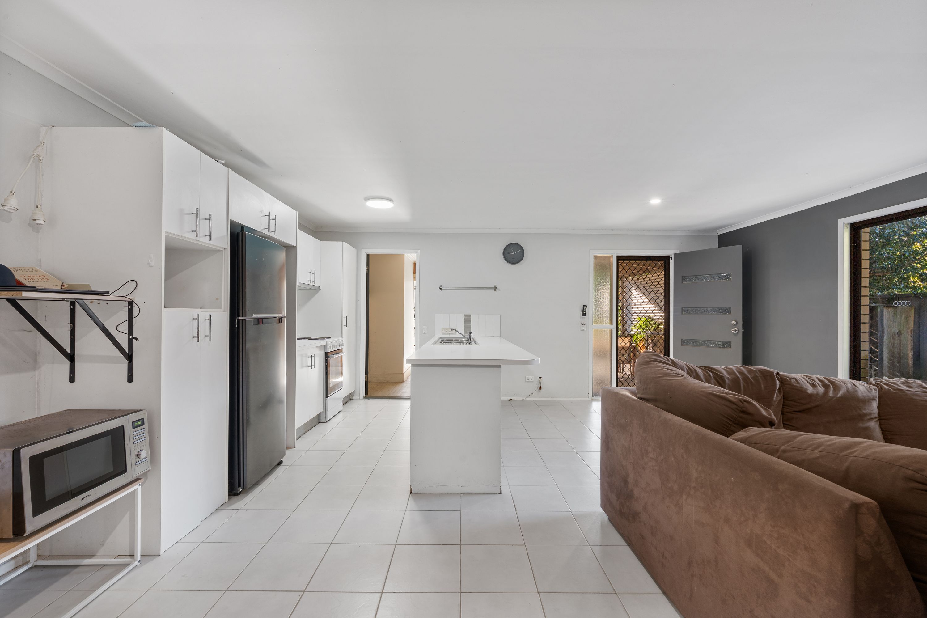 2/5 Inchcape Court — photo 9 of 23