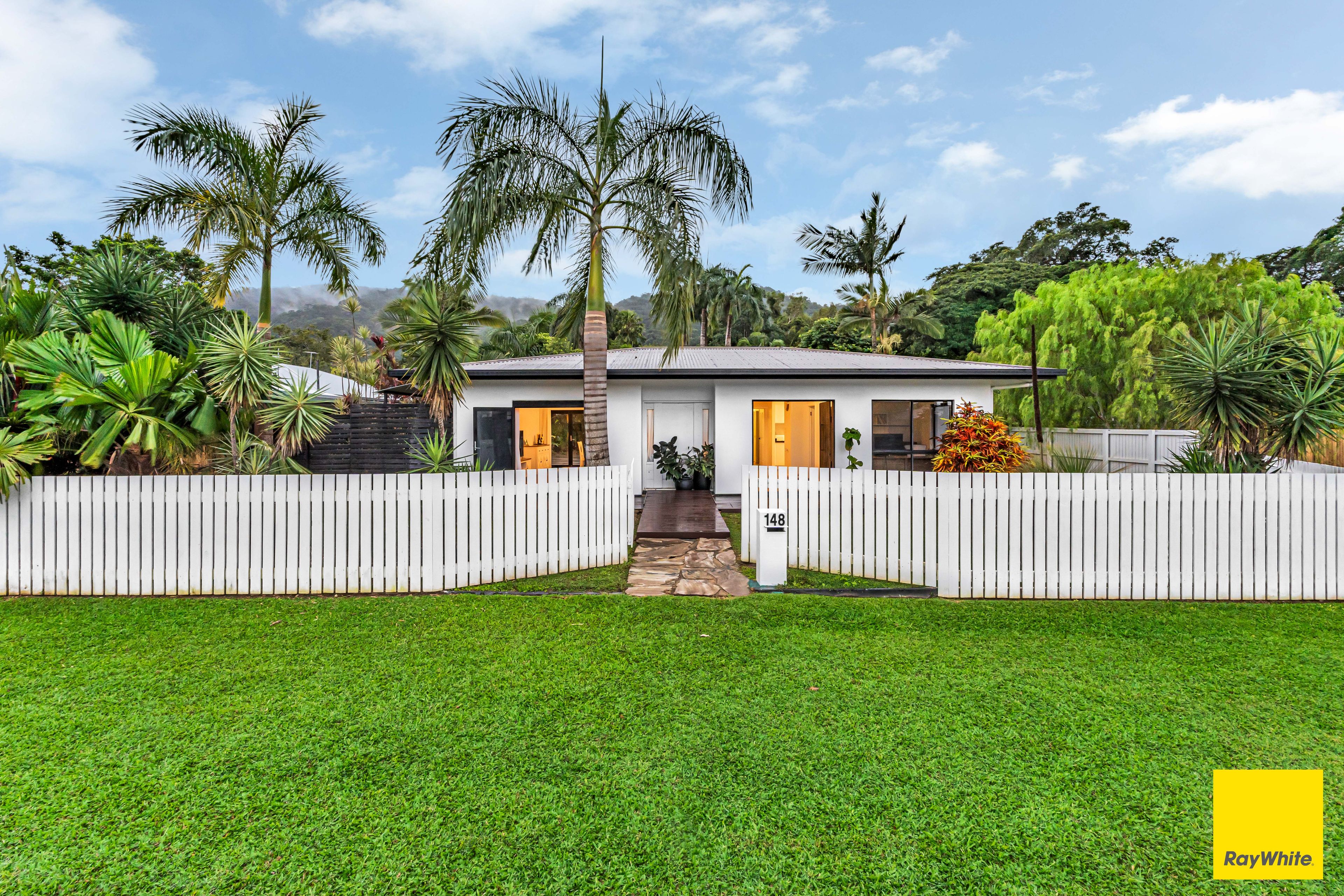 148 Woodward Street, Edge Hill QLD 4870