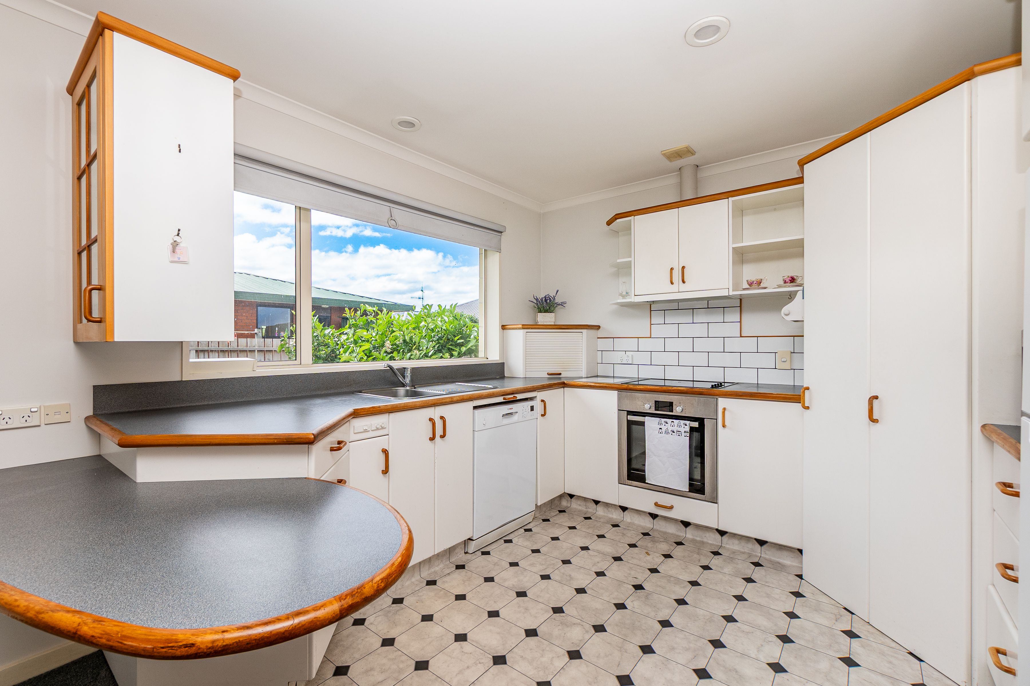 1/91 Avenue Road, West End, Timaru District