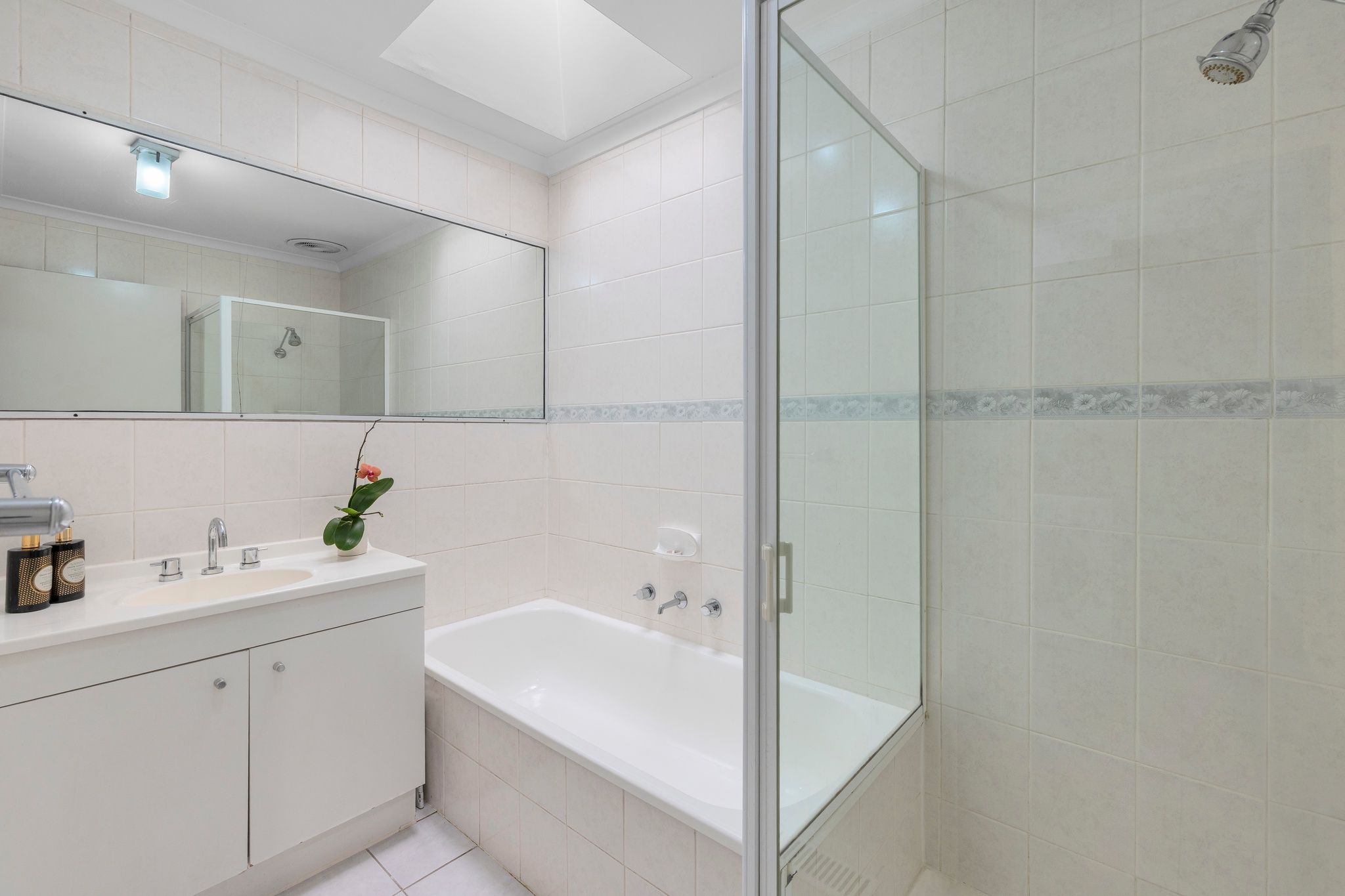 105 Loch Road — photo 11 of 16