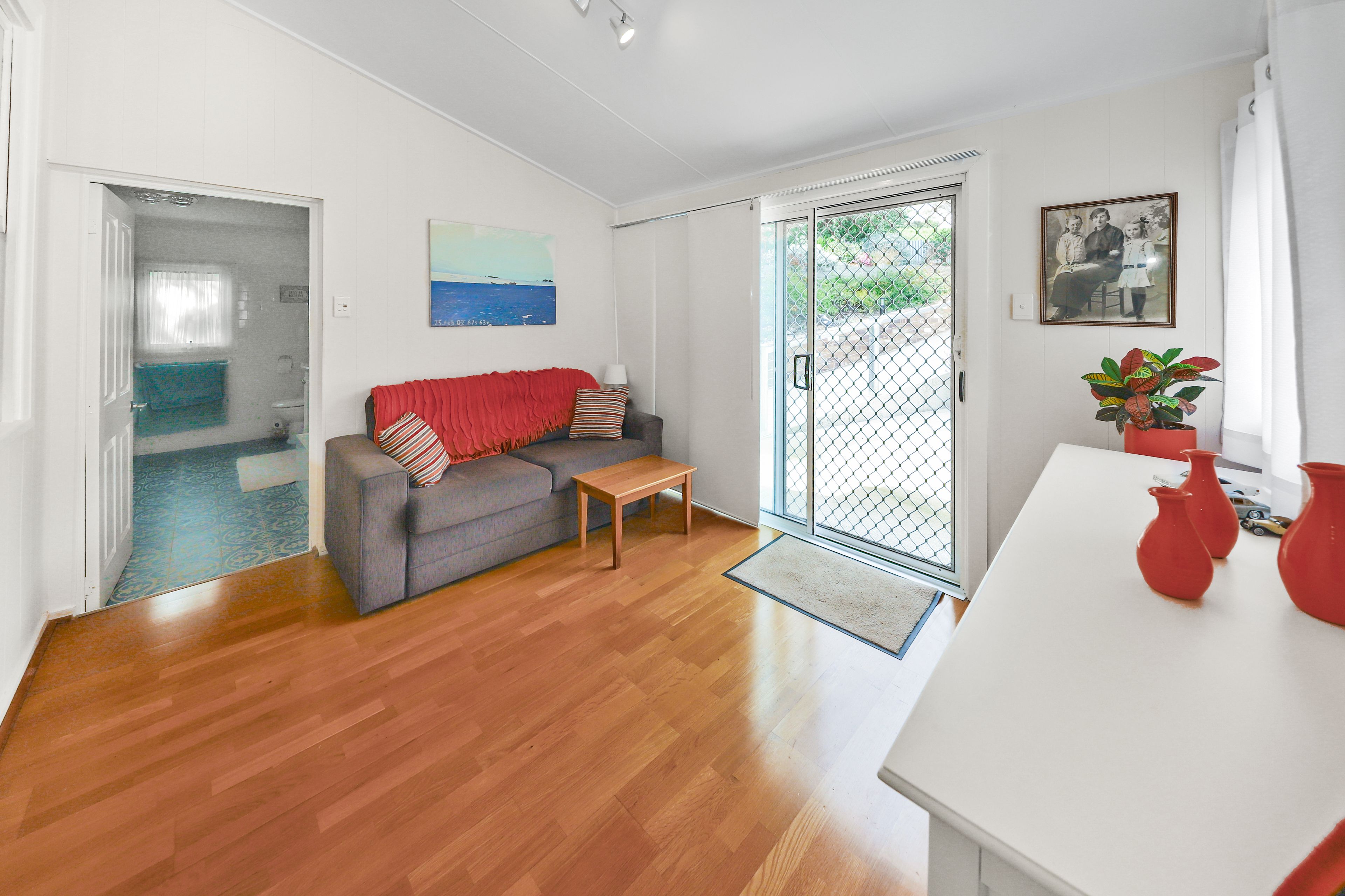 210 Wynyard Street — photo 16 of 26