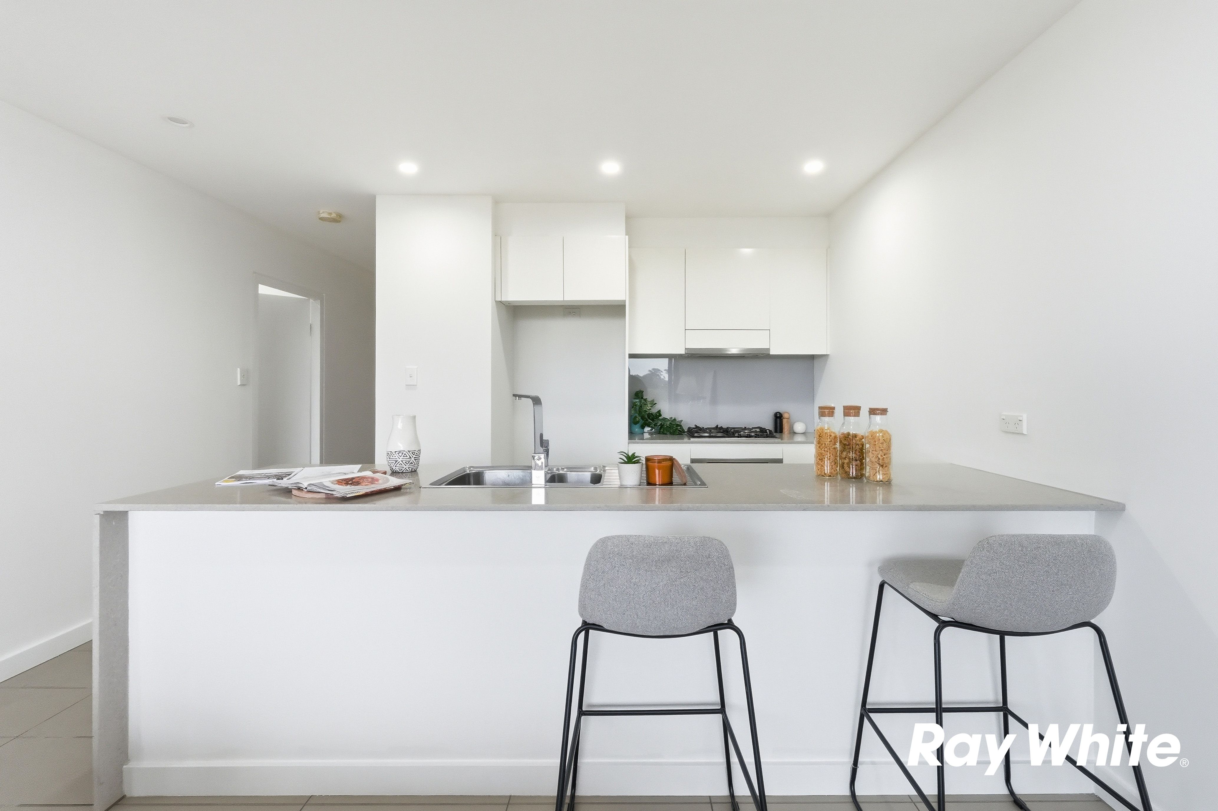 201/250 Wardell Road — photo 4 of 11
