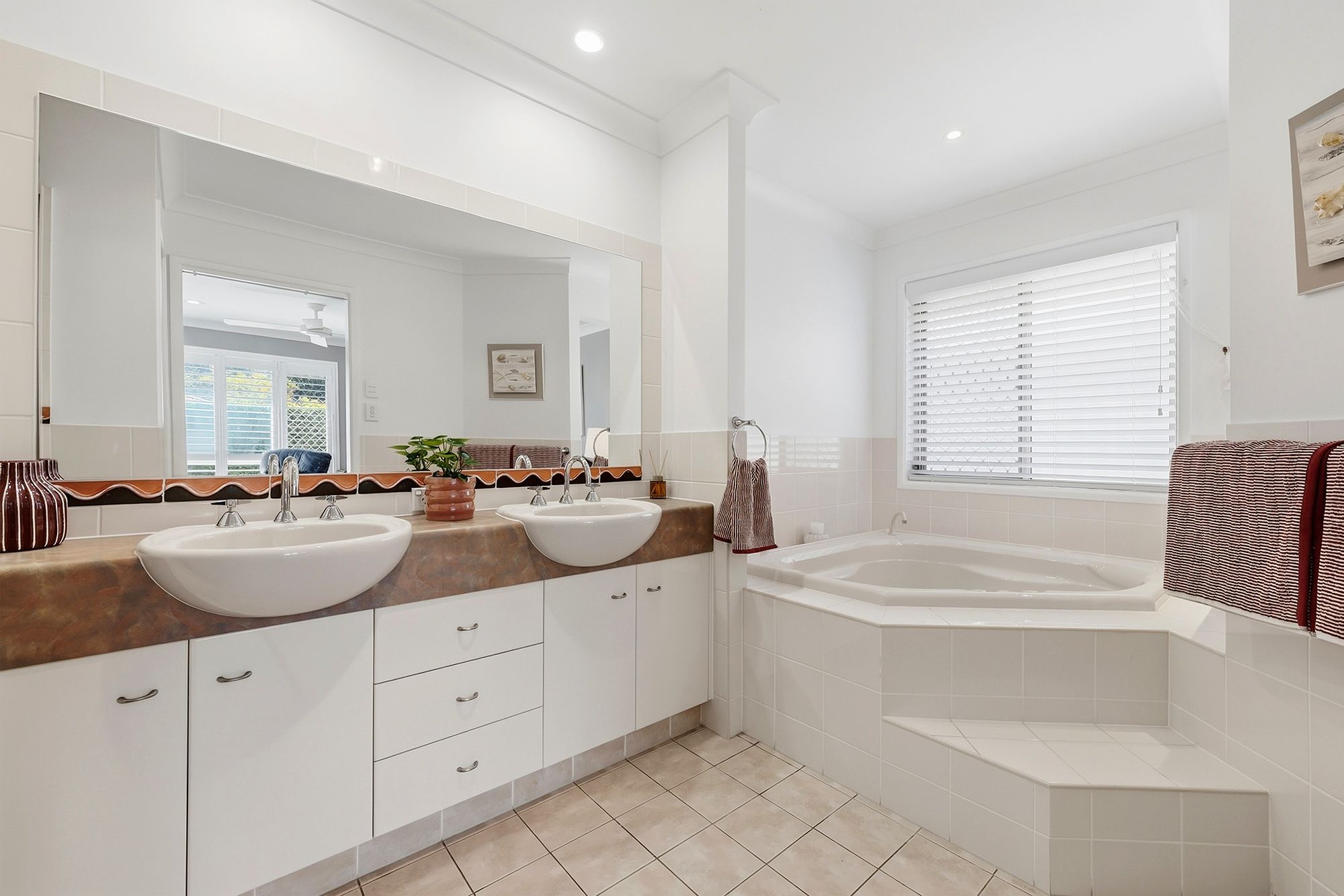 10 Ellis Drive — photo 10 of 28