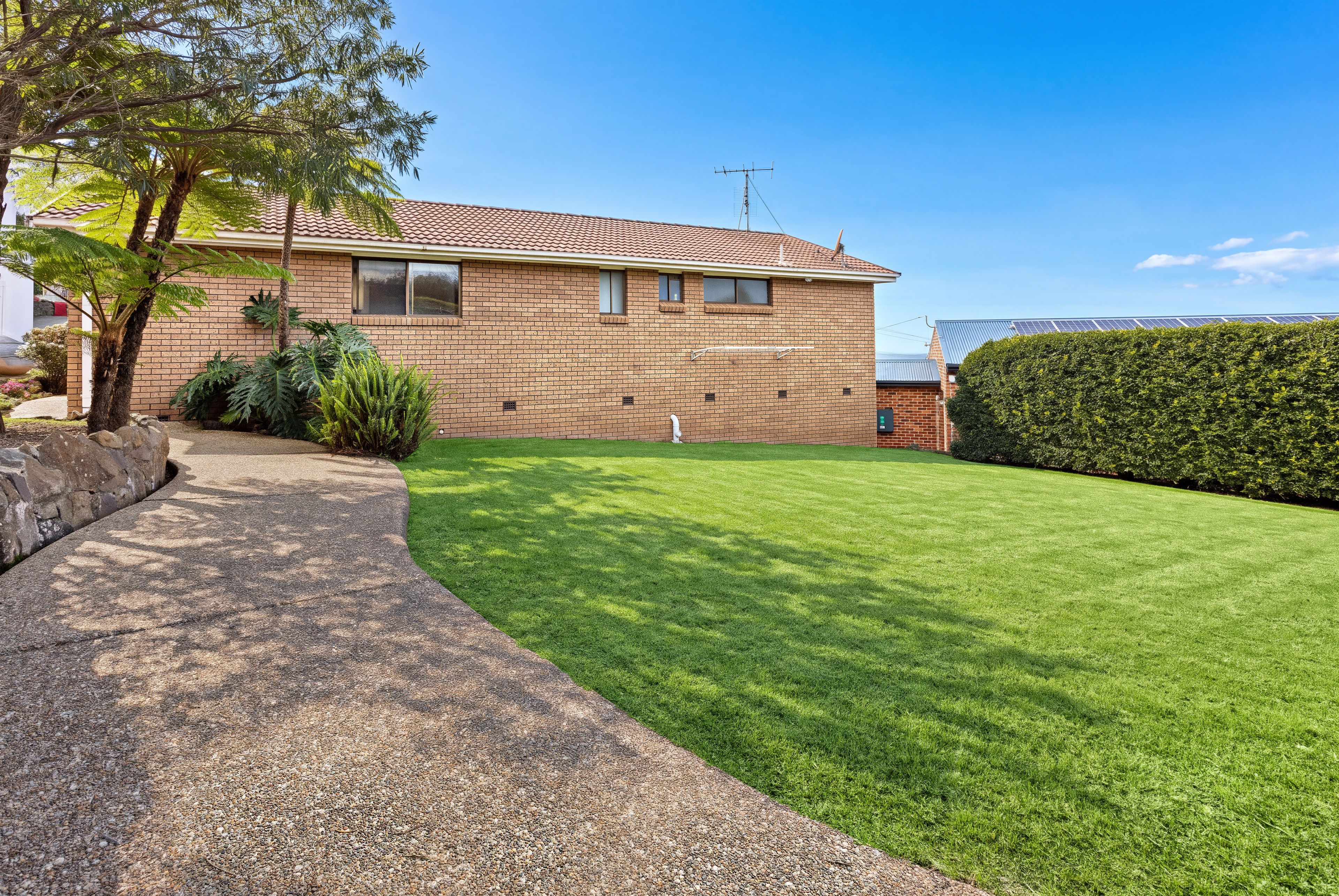 35 Cliff Drive — photo 11 of 14