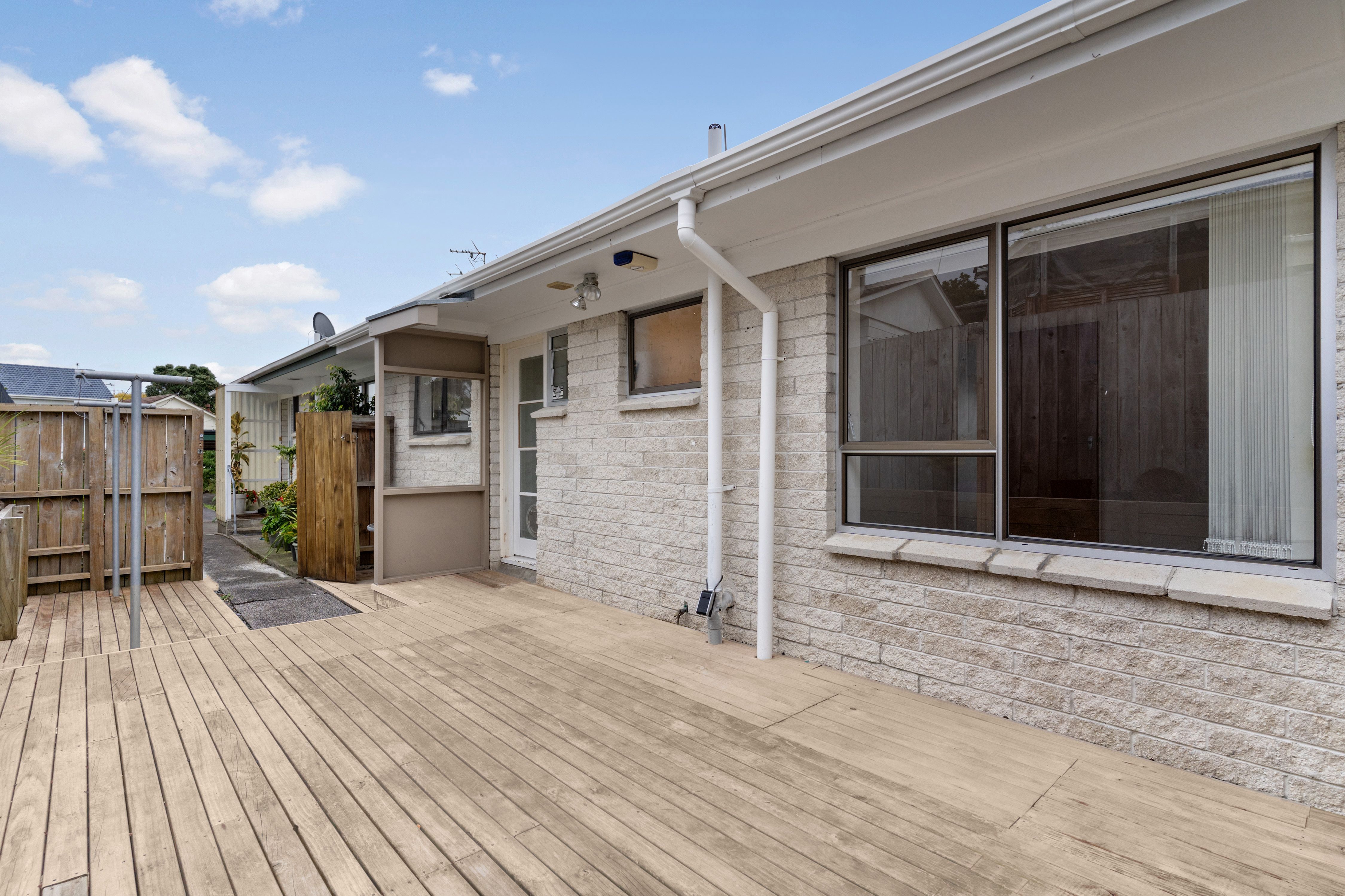 2/1 Flagstaff Place, Massey, Waitakere City