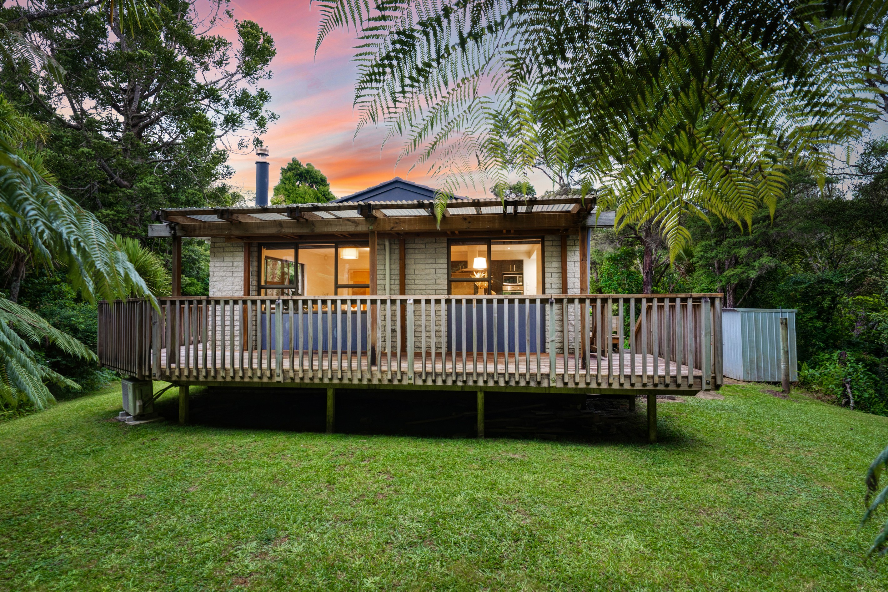 2/6 Sonnenberg Way, Titirangi, Waitakere City