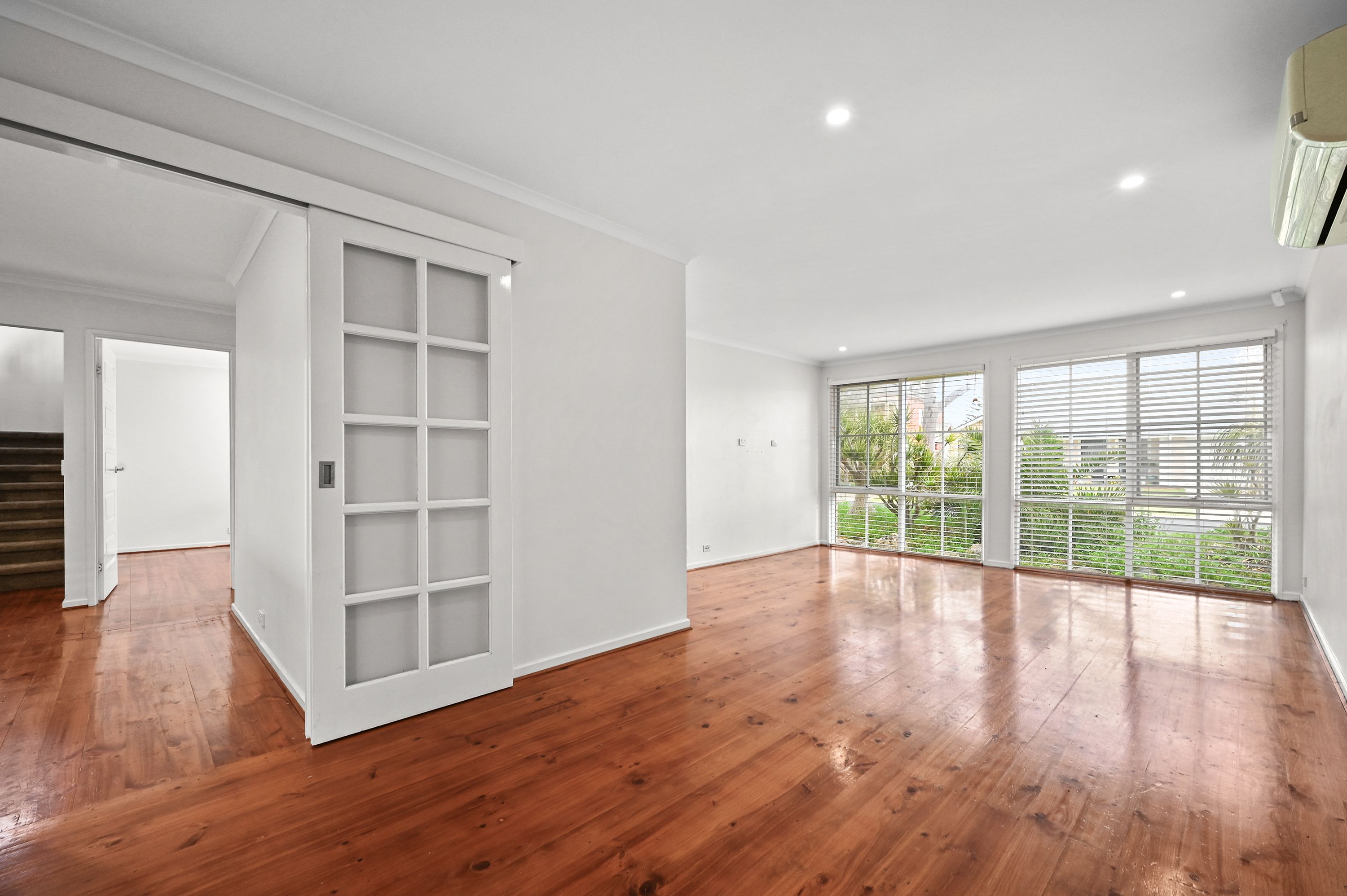 33 Seaspray Avenue — photo 8 of 24