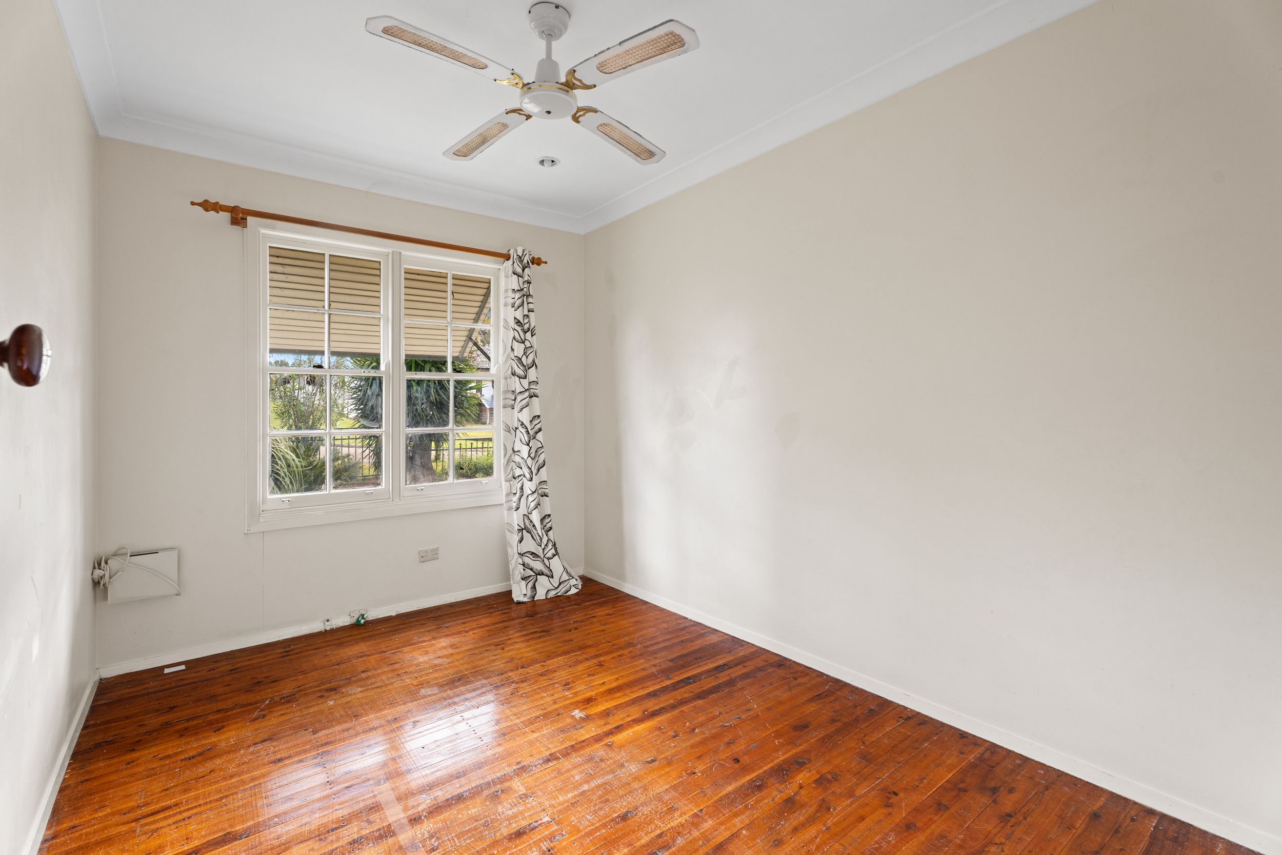16 Sandringham Avenue — photo 7 of 19