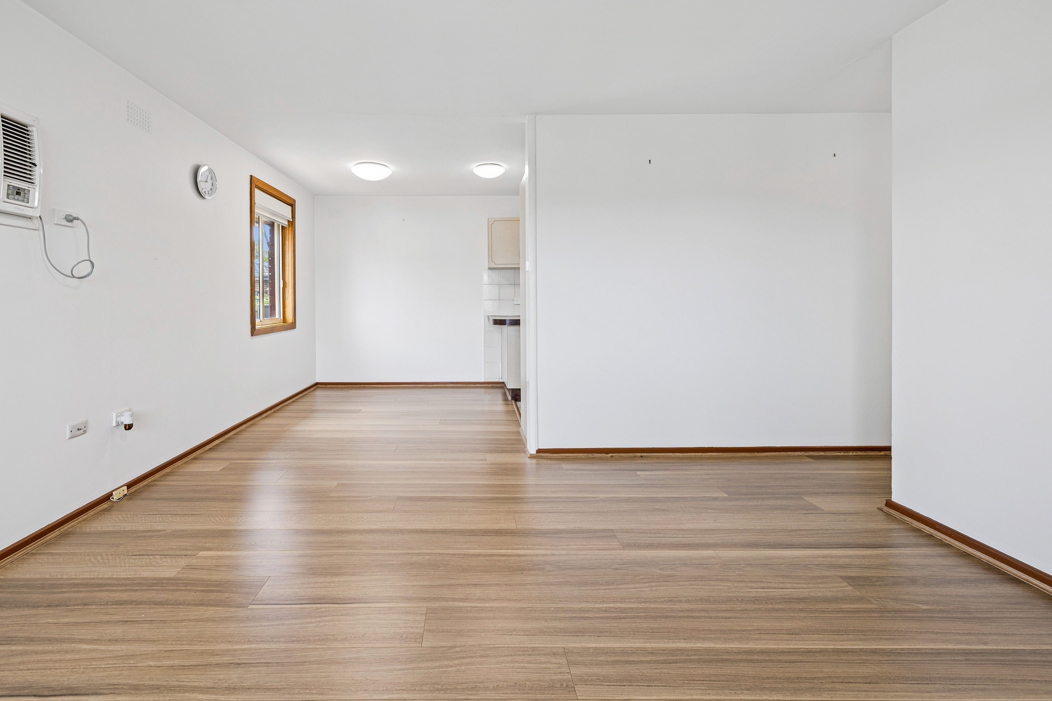 33 Gardiner Crescent — photo 5 of 11
