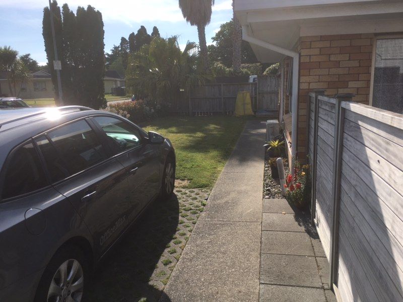 8 Glengowen Place, Conifer Grove, Manukau City