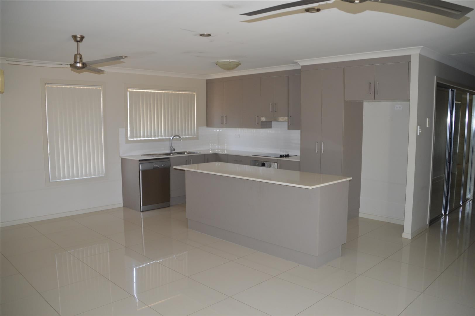 8 Owen Avenue, Gracemere, QLD 4702