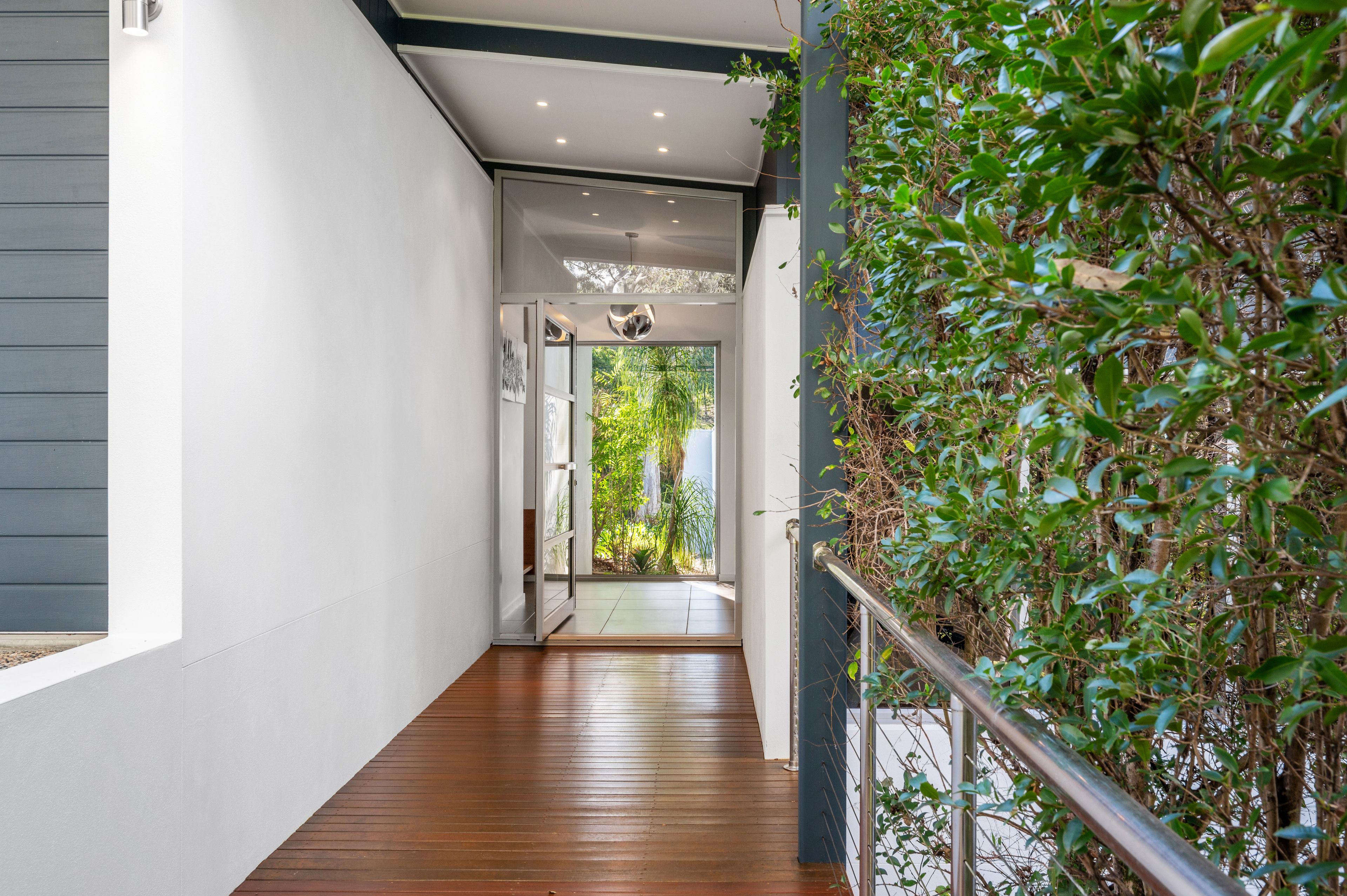 102 Oatlands Court — photo 16 of 30