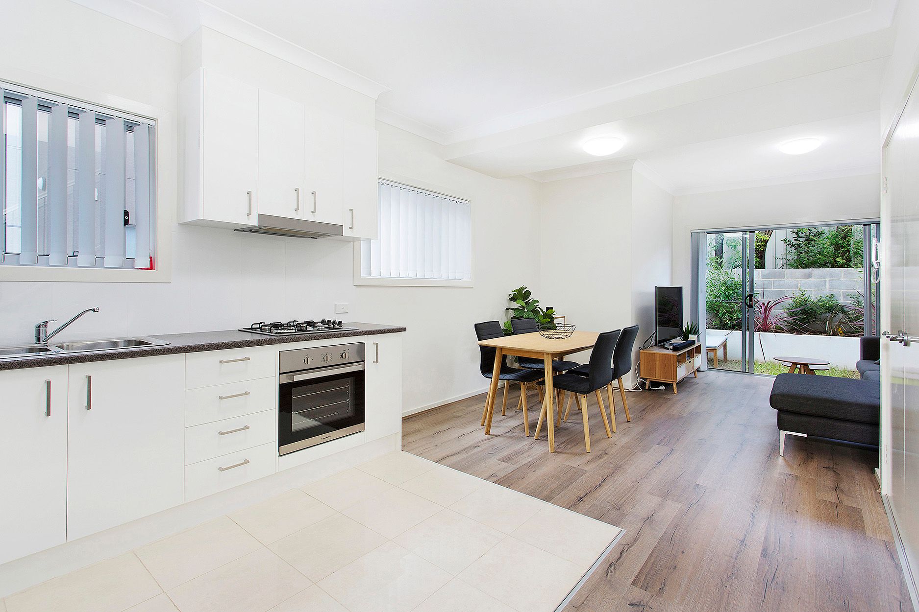 8/125 Lake Entrance Road, Barrack Heights, NSW 2528